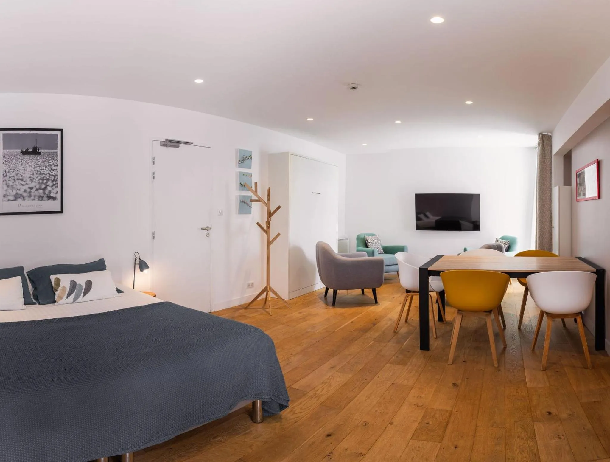 Bed in Le Cornouaille Hotel & Spa