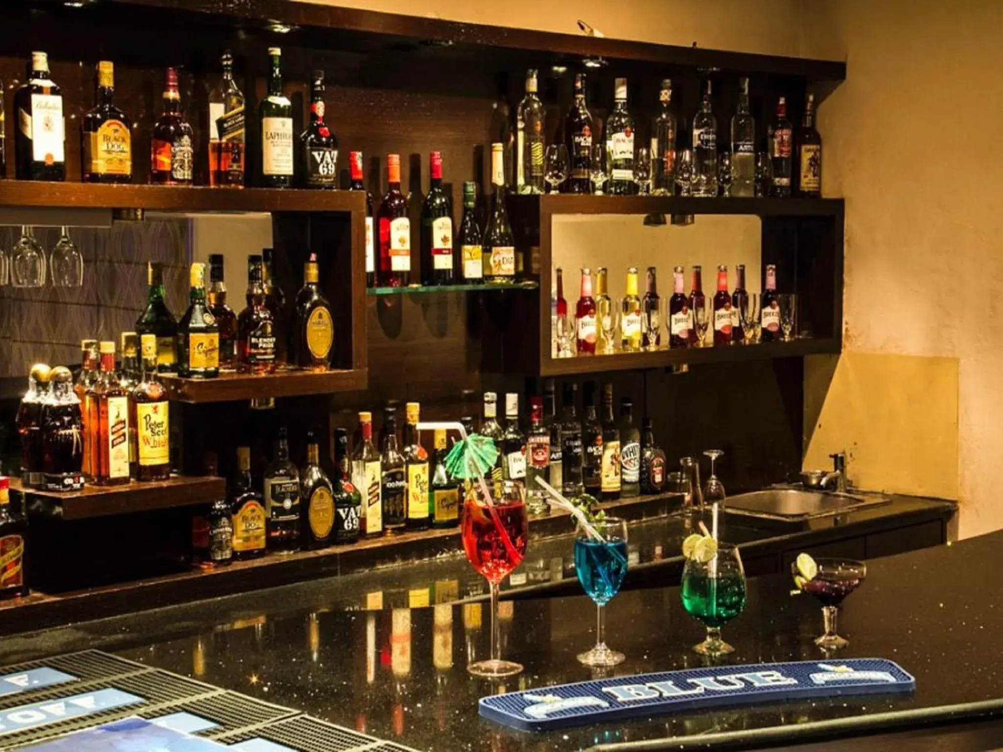 Lounge or bar in The Presidency Lounge or bar in The Presidency