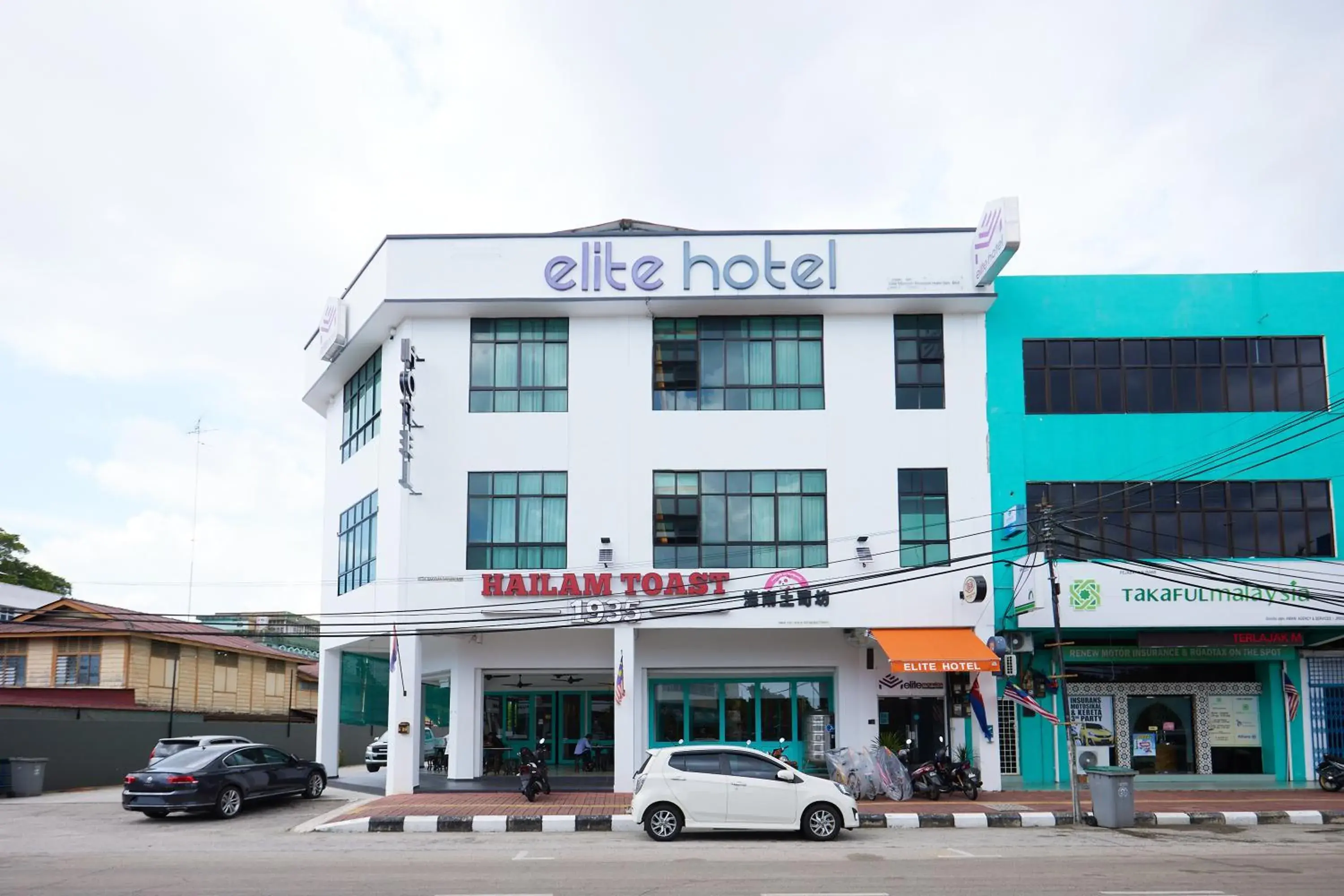 Property building in Elite Hotel Muar Property building in Elite Hotel Muar