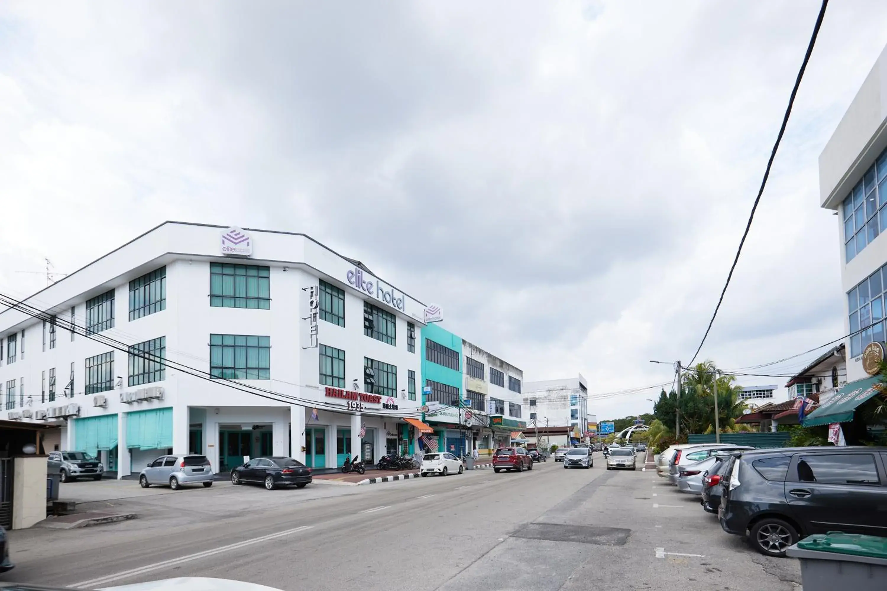 Property building in Elite Hotel Muar Property building in Elite Hotel Muar