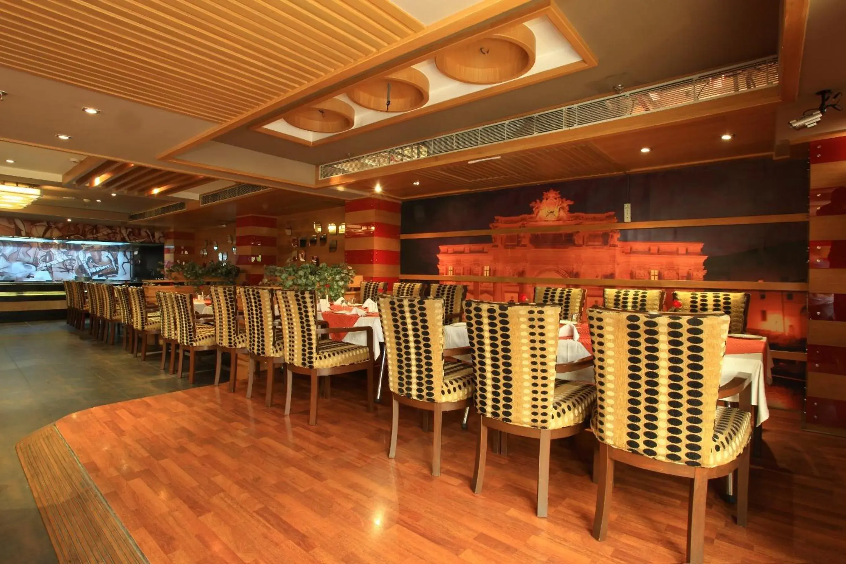 Restaurant/places to eat in Hotel O2 VIP Restaurant/places to eat in Hotel O2 VIP