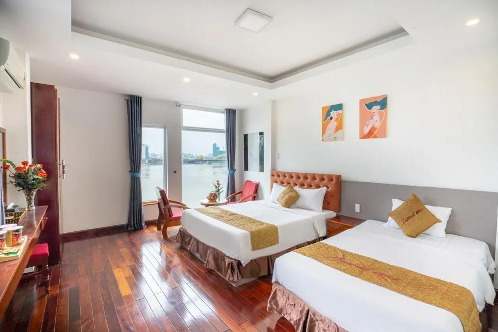 Photo of the whole room, Bed in Catinal Hotel