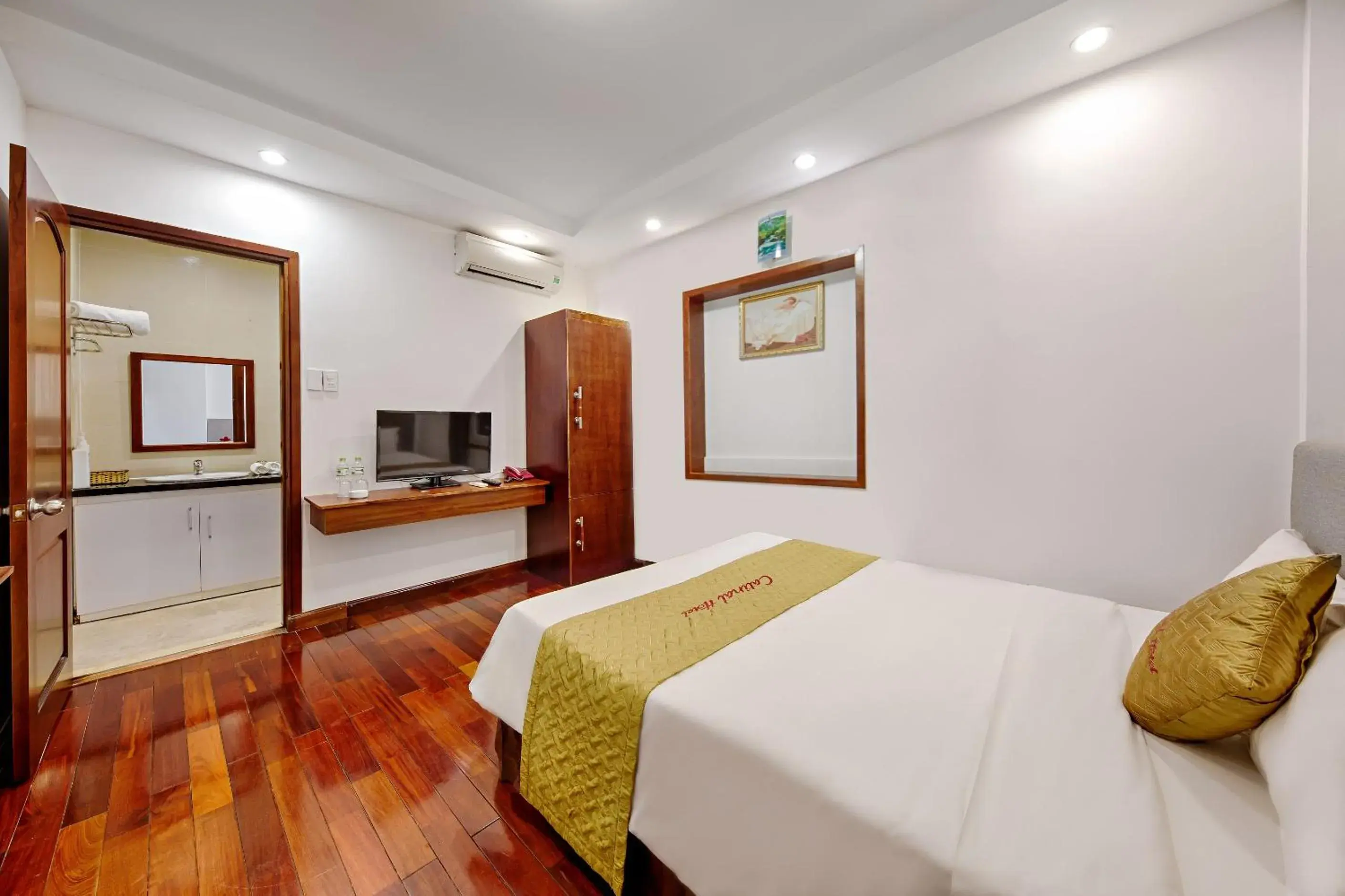 Bed in Catinal Hotel Bed in Catinal Hotel