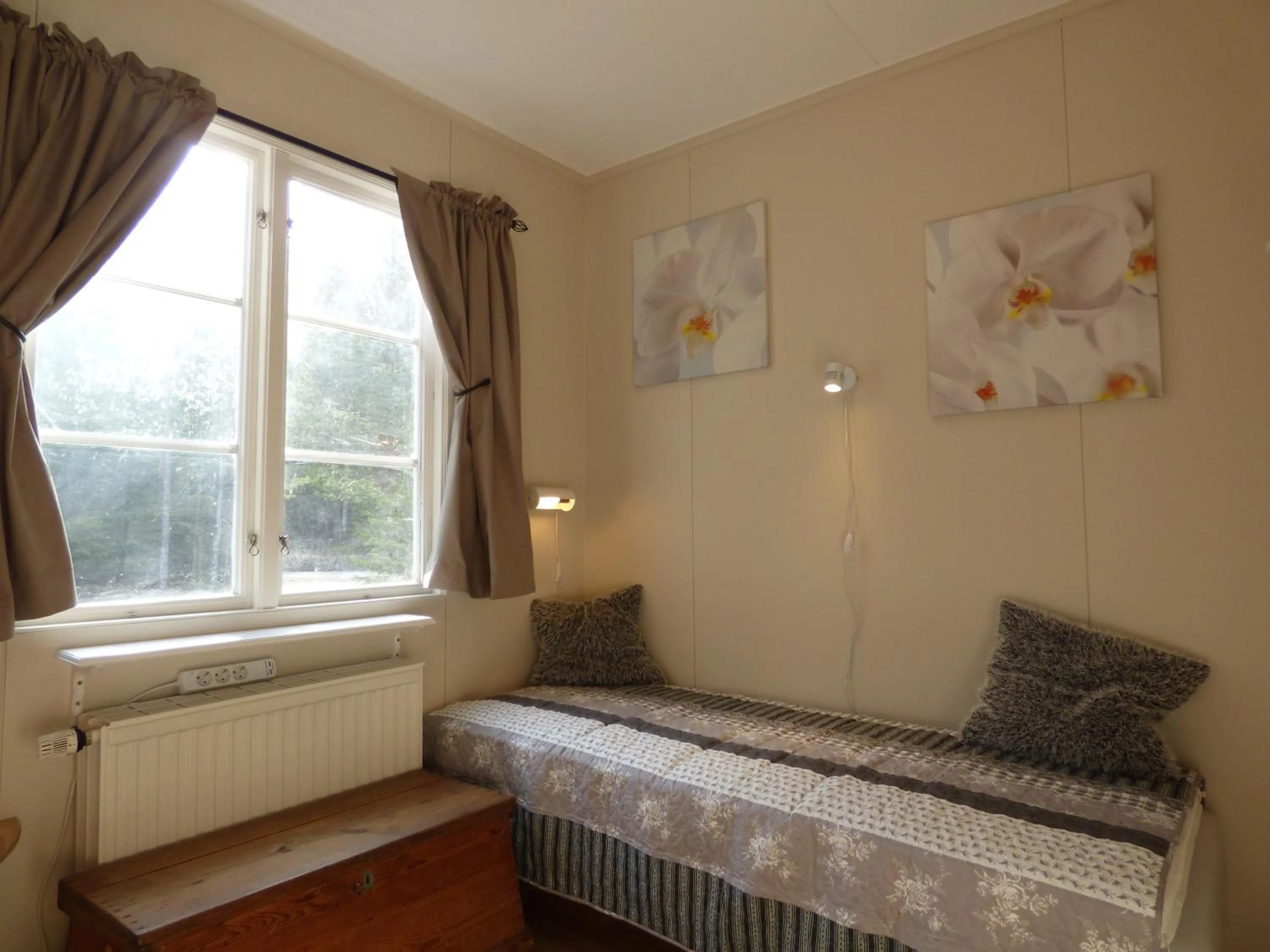 Photo of the whole room, Bed in Nya Skogsgården Hostel