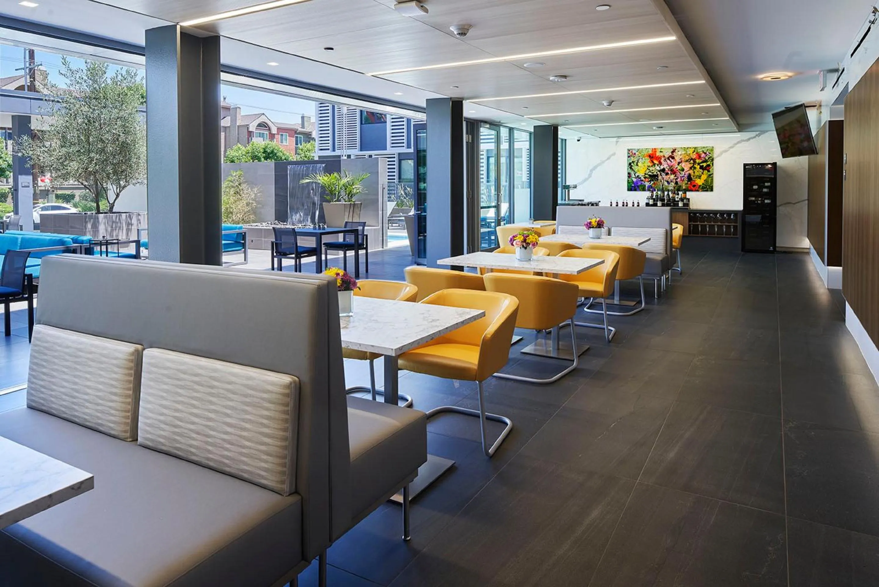 Dining area in Hotel Mariposa
