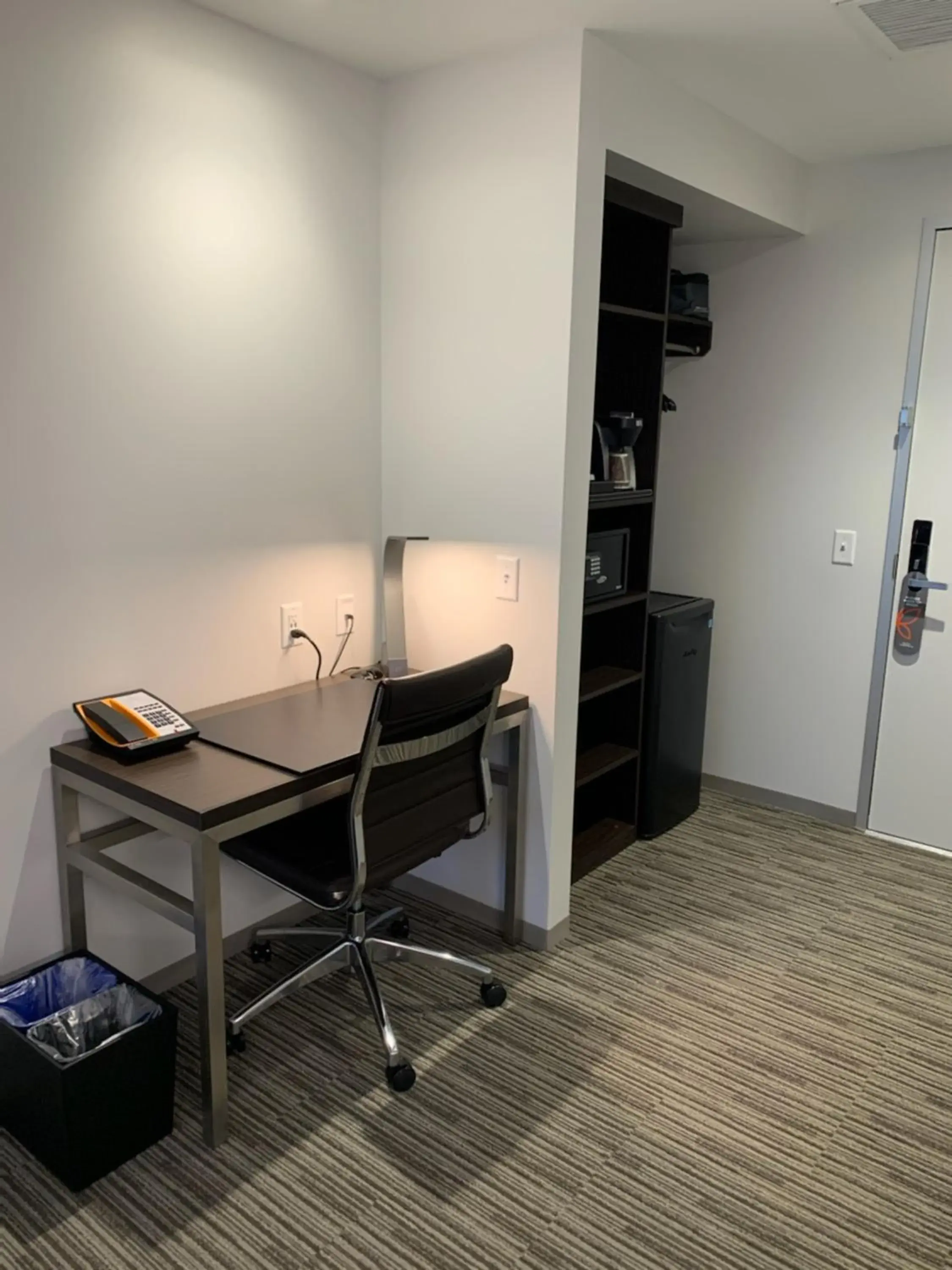 hair dresser in Hotel Mariposa hair dresser in Hotel Mariposa