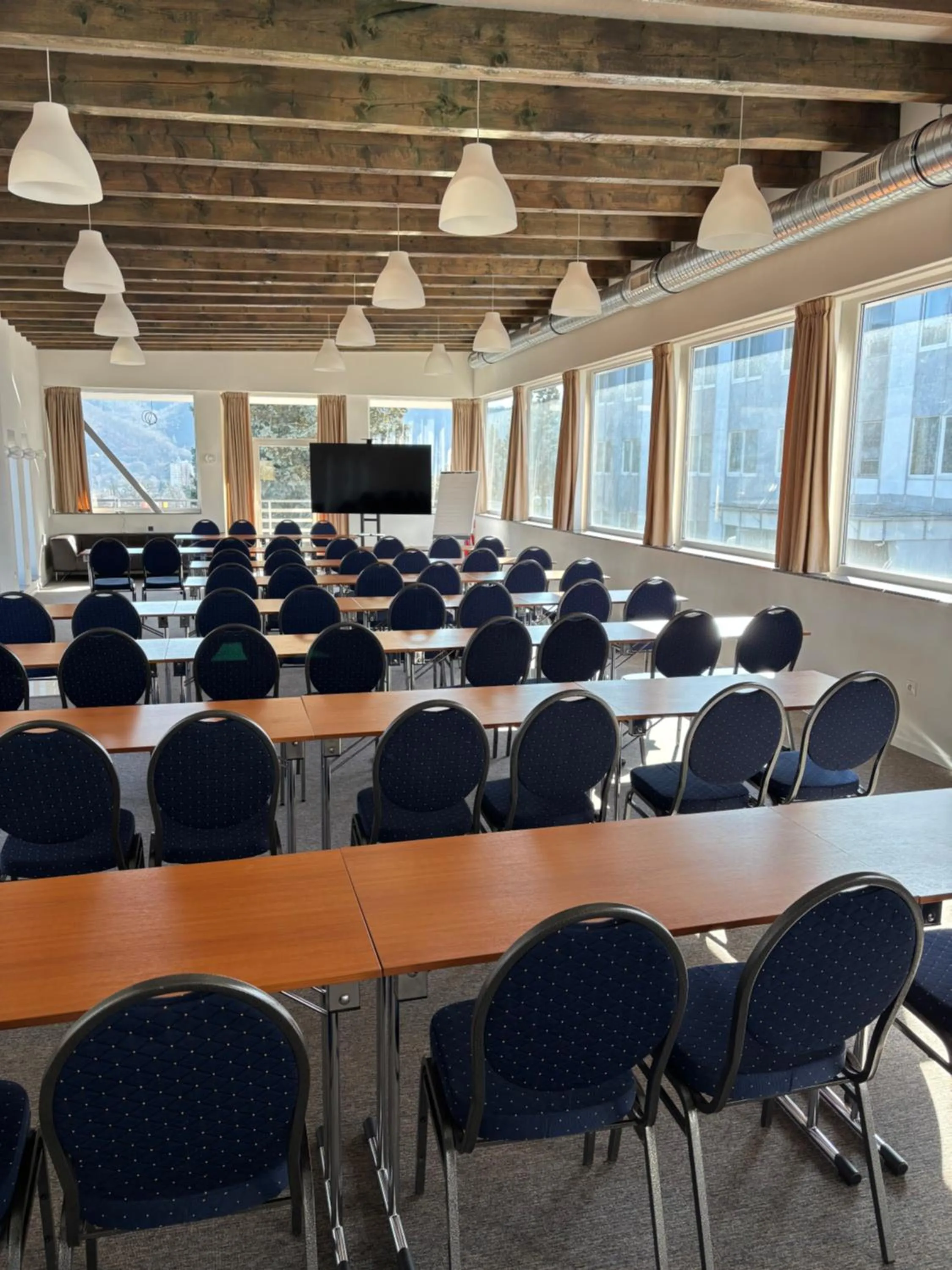 Meeting/conference room in City Hotel B&B, reception 24 7, 800m od-from R1, free parking