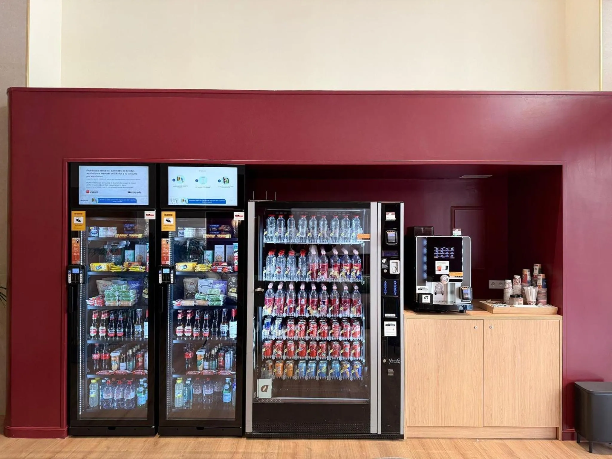 vending machine in Apartamentos Recoletos