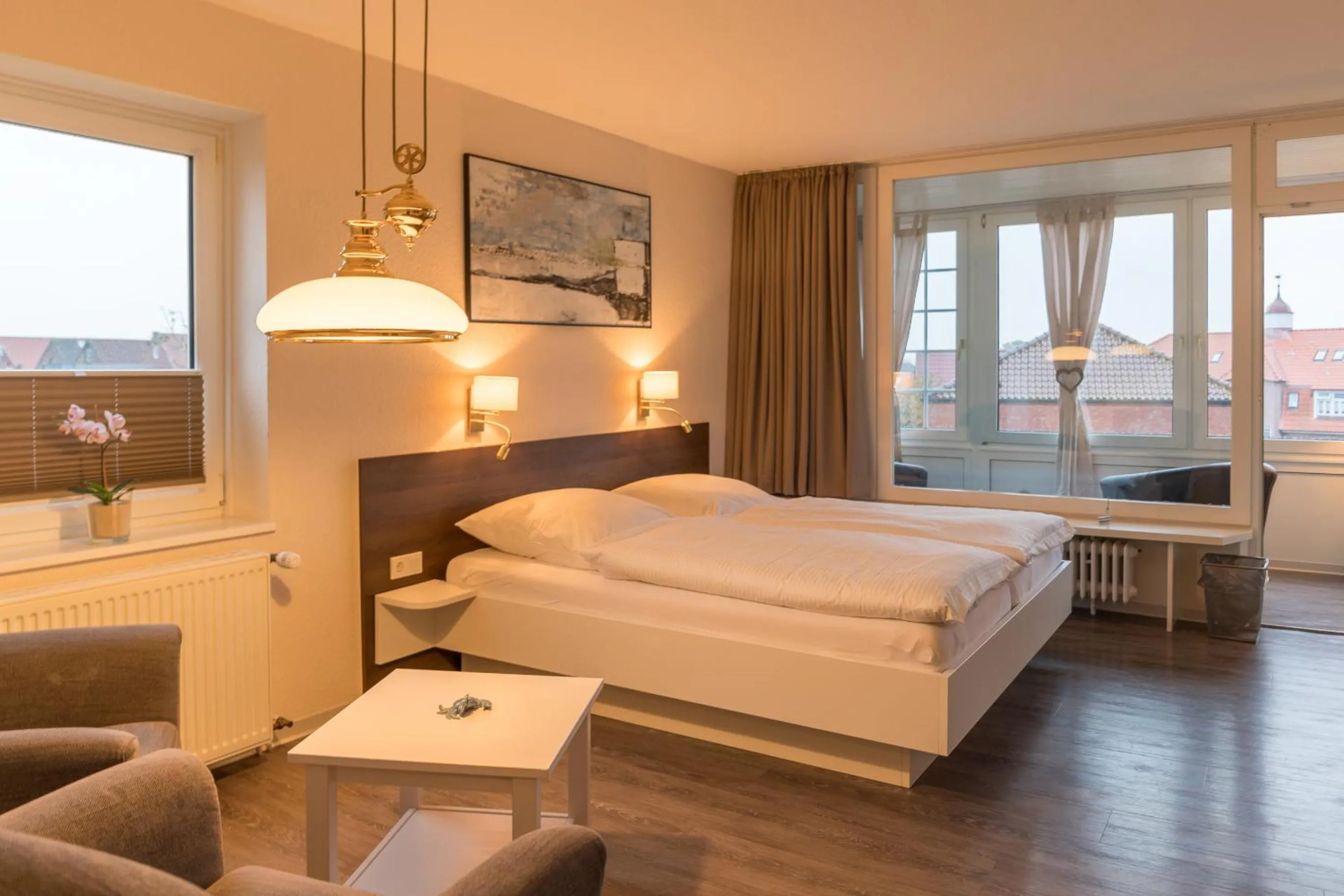 Photo of the whole room, Bed in Mingers Hotel