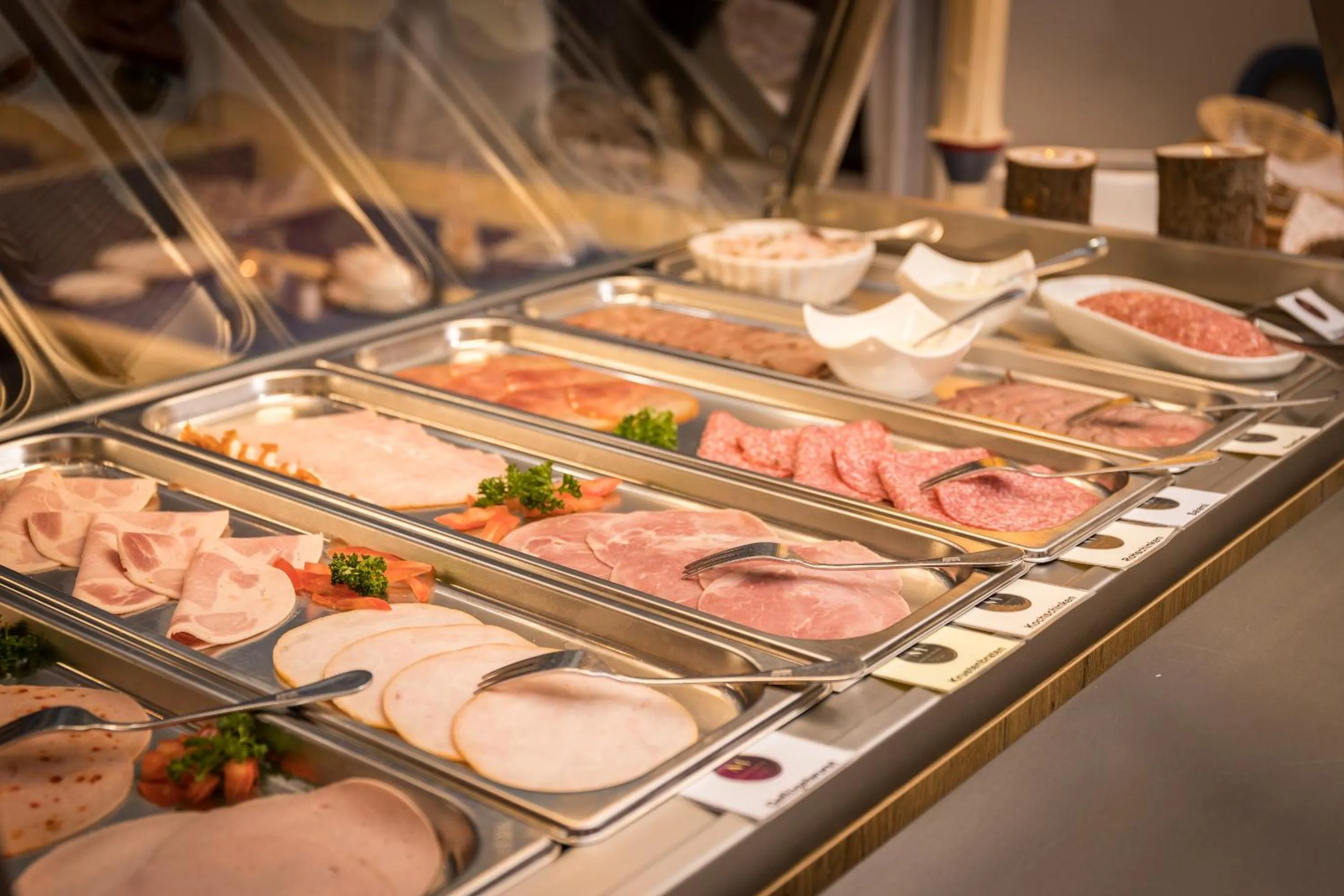 Buffet breakfast in Mingers Hotel