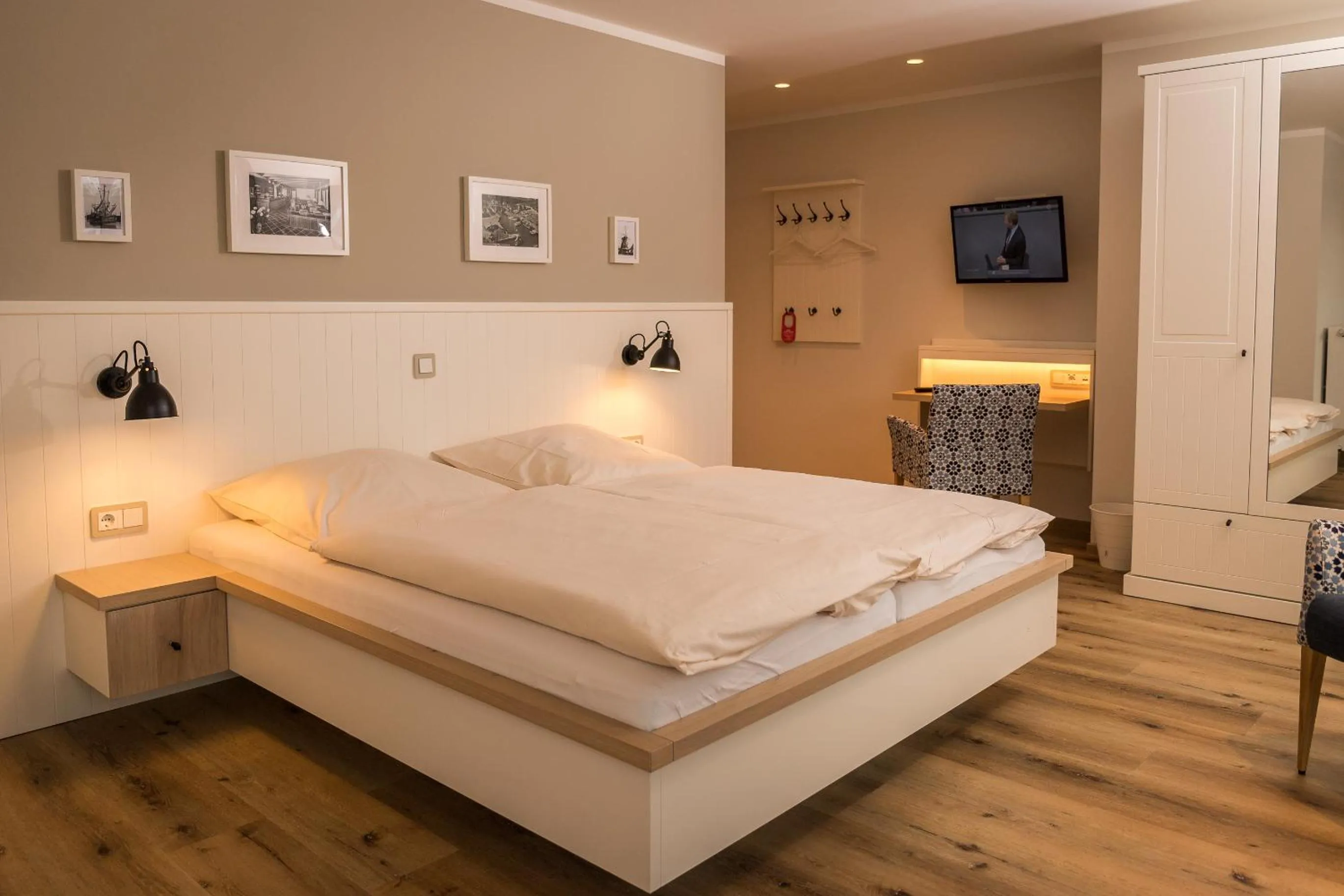 Bed in Mingers Hotel