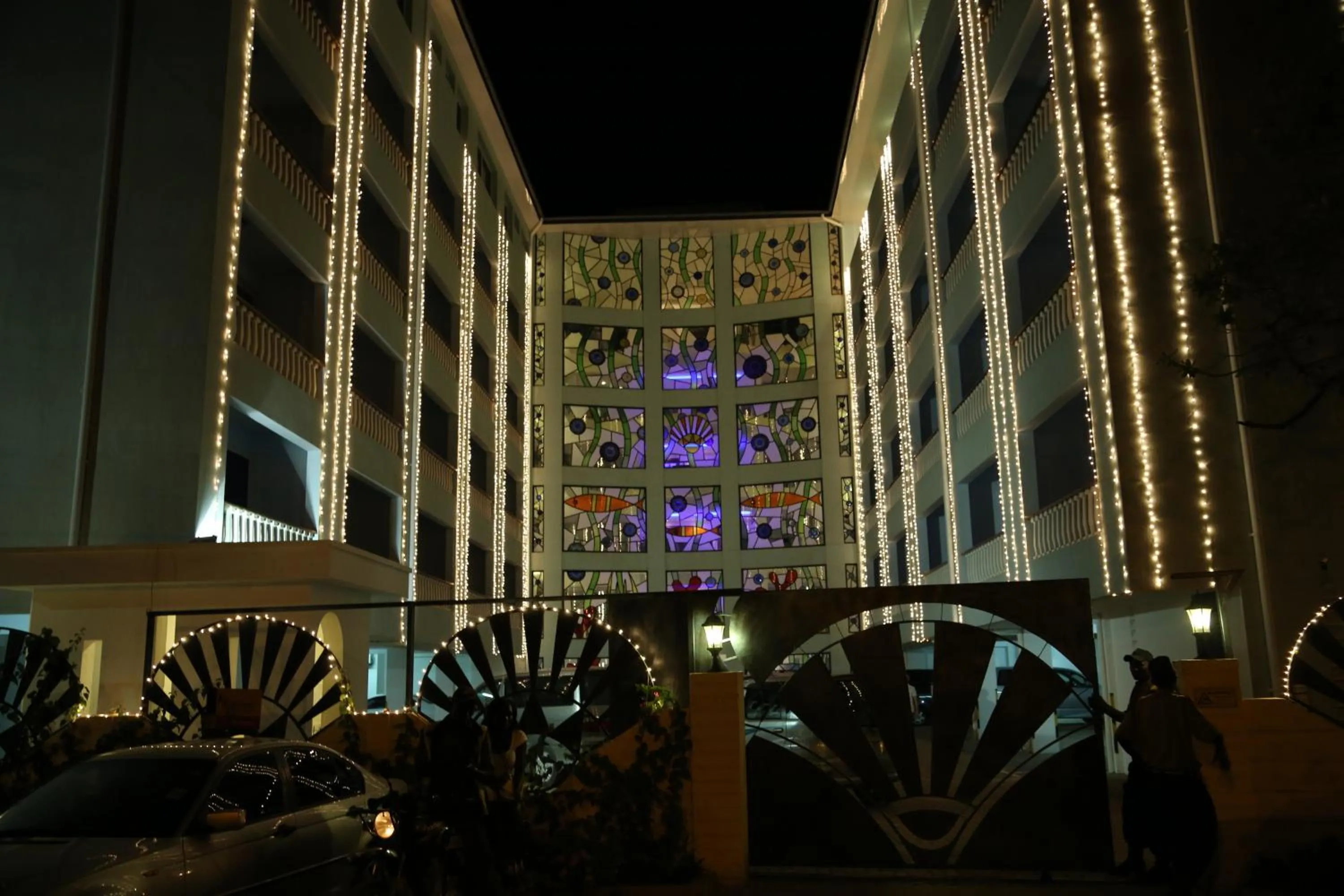 Night in Cowrie Shell Beach Apartments Official