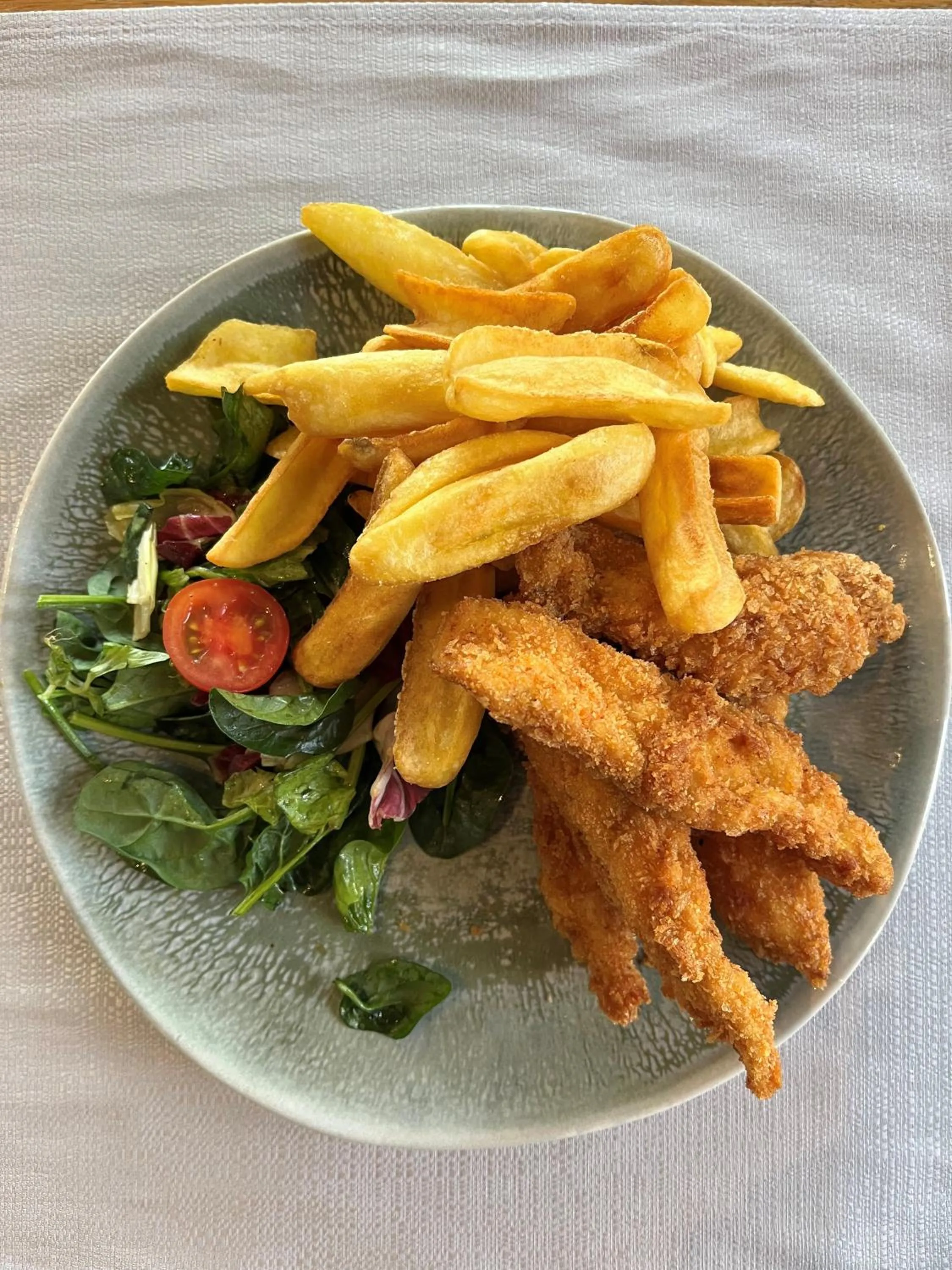 Restaurant/places to eat in Hotel River Park