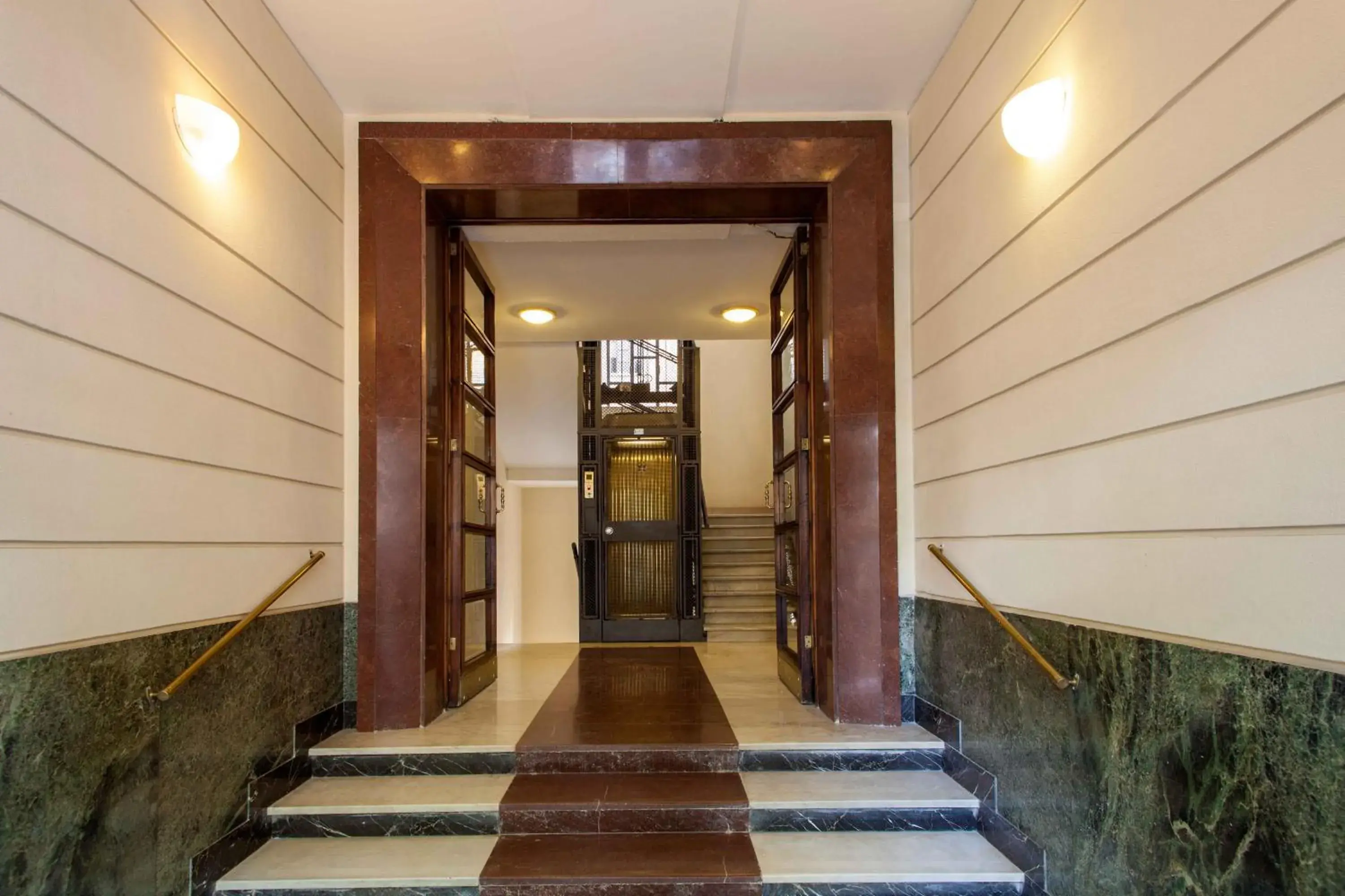 Property building in Residenza Dorò- 24x7 Check-in Property building in Residenza Dorò- 24x7 Check-in