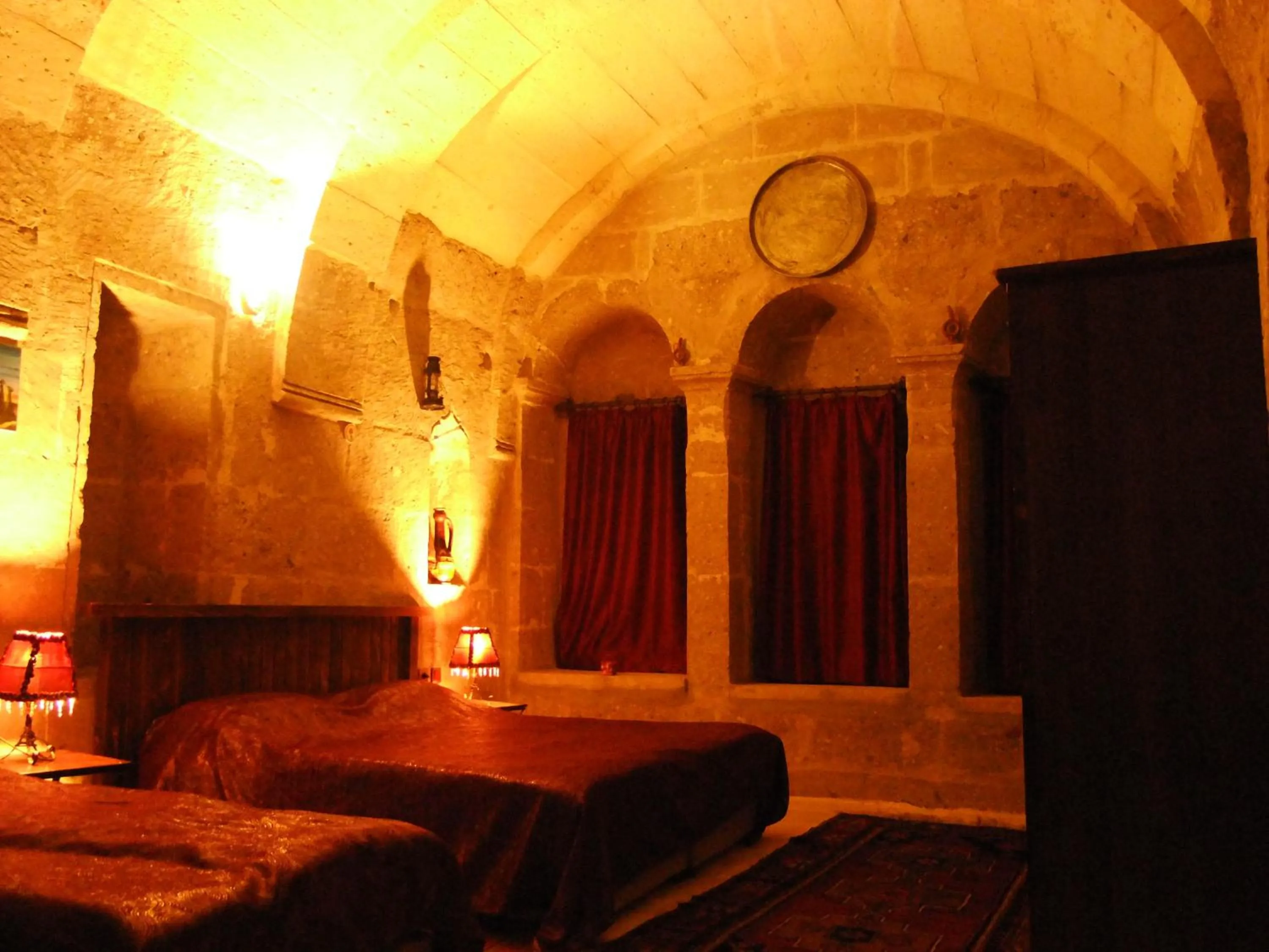 Photo of the whole room, Bed in Kapadokya Ihlara Konakları Otel Akinci Konagi