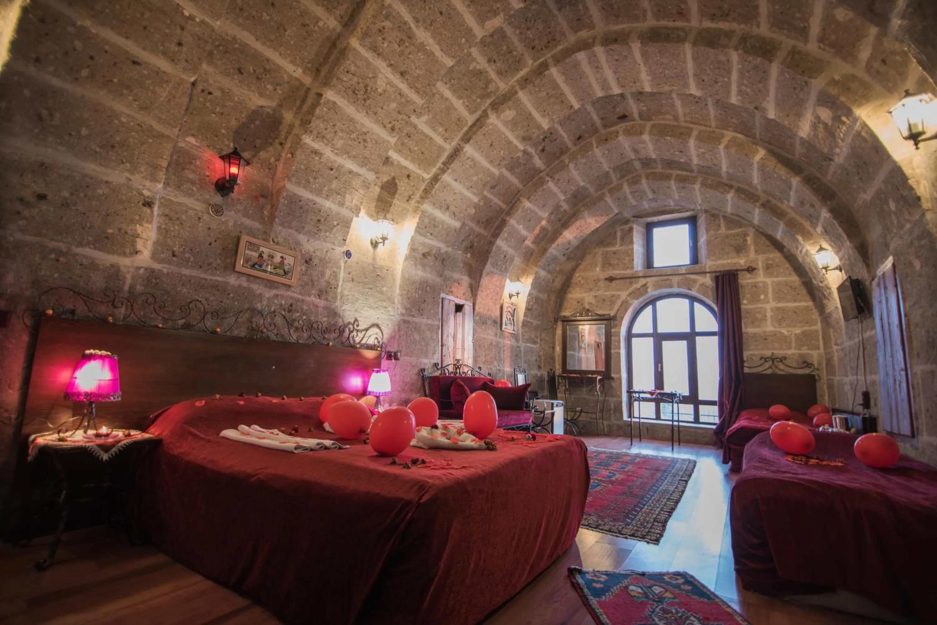 Photo of the whole room in Kapadokya Ihlara Konakları Otel Akinci Konagi