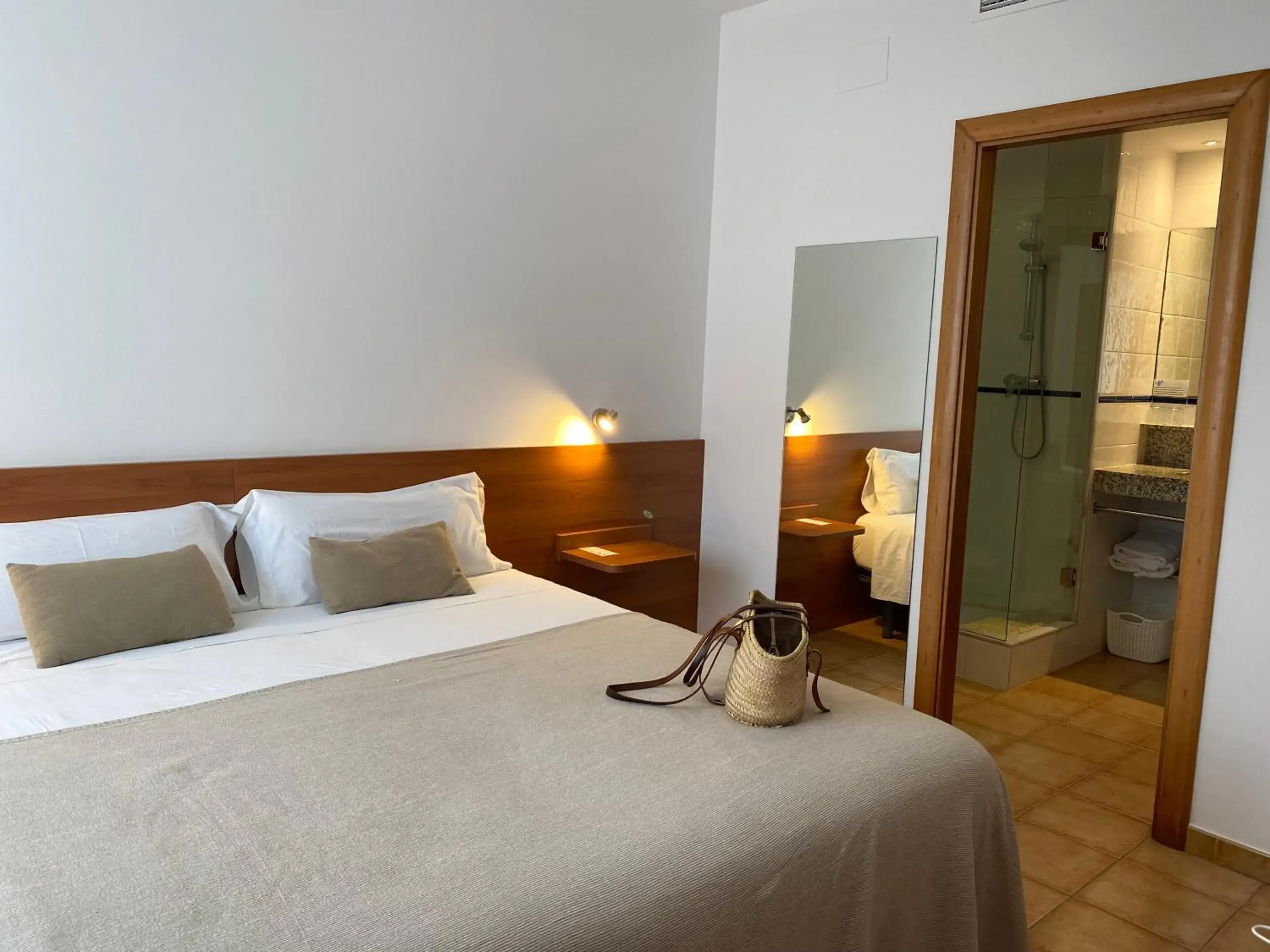 Bedroom, Bed in Vehí Bedroom, Bed in Vehí