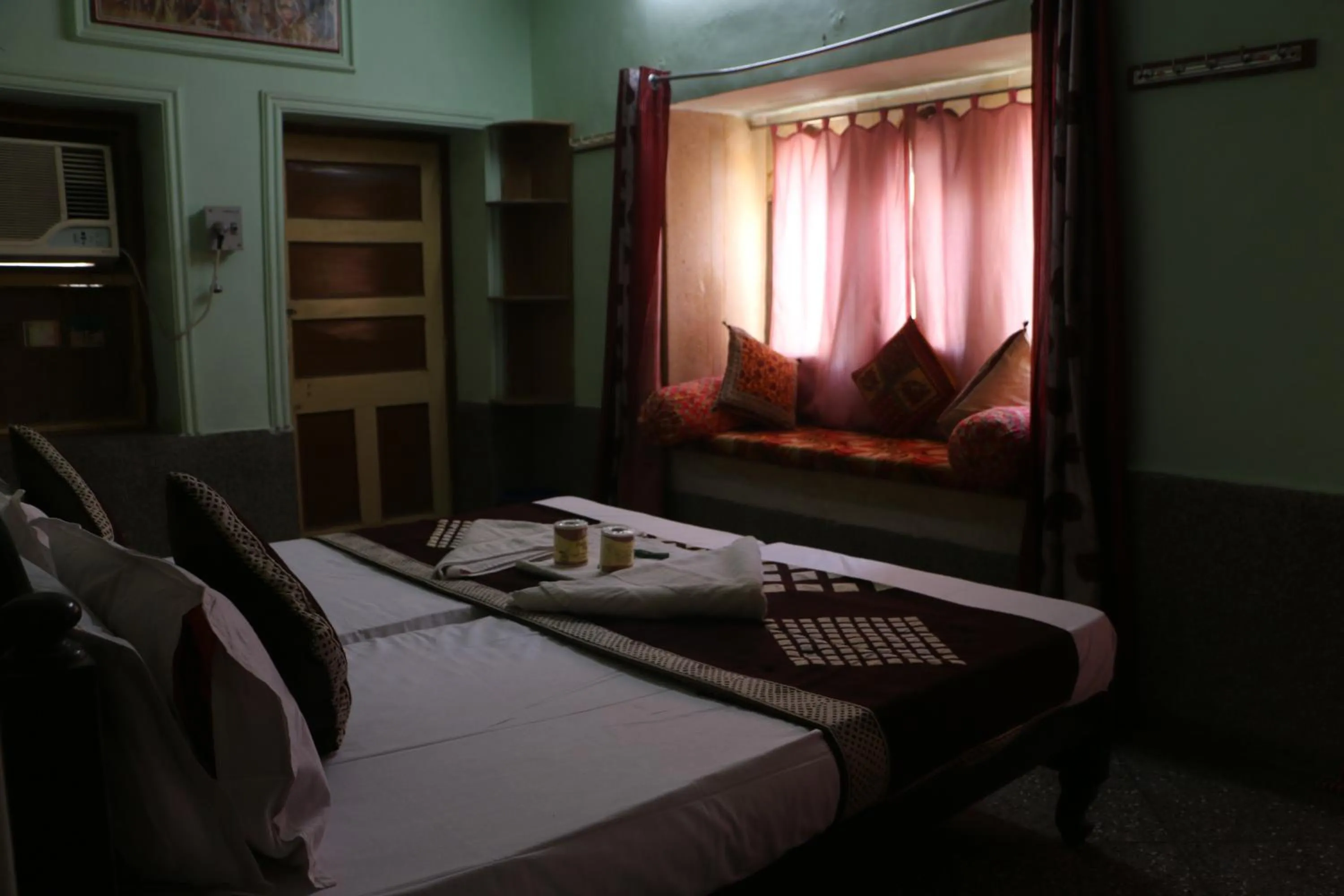 Bed in Ratan Hostel