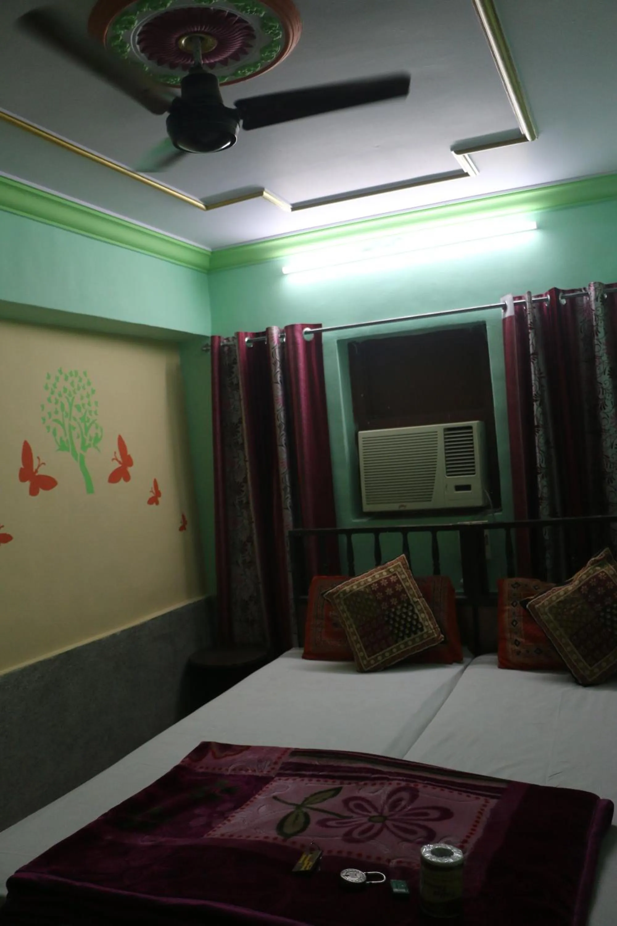 Bed in Ratan Hostel