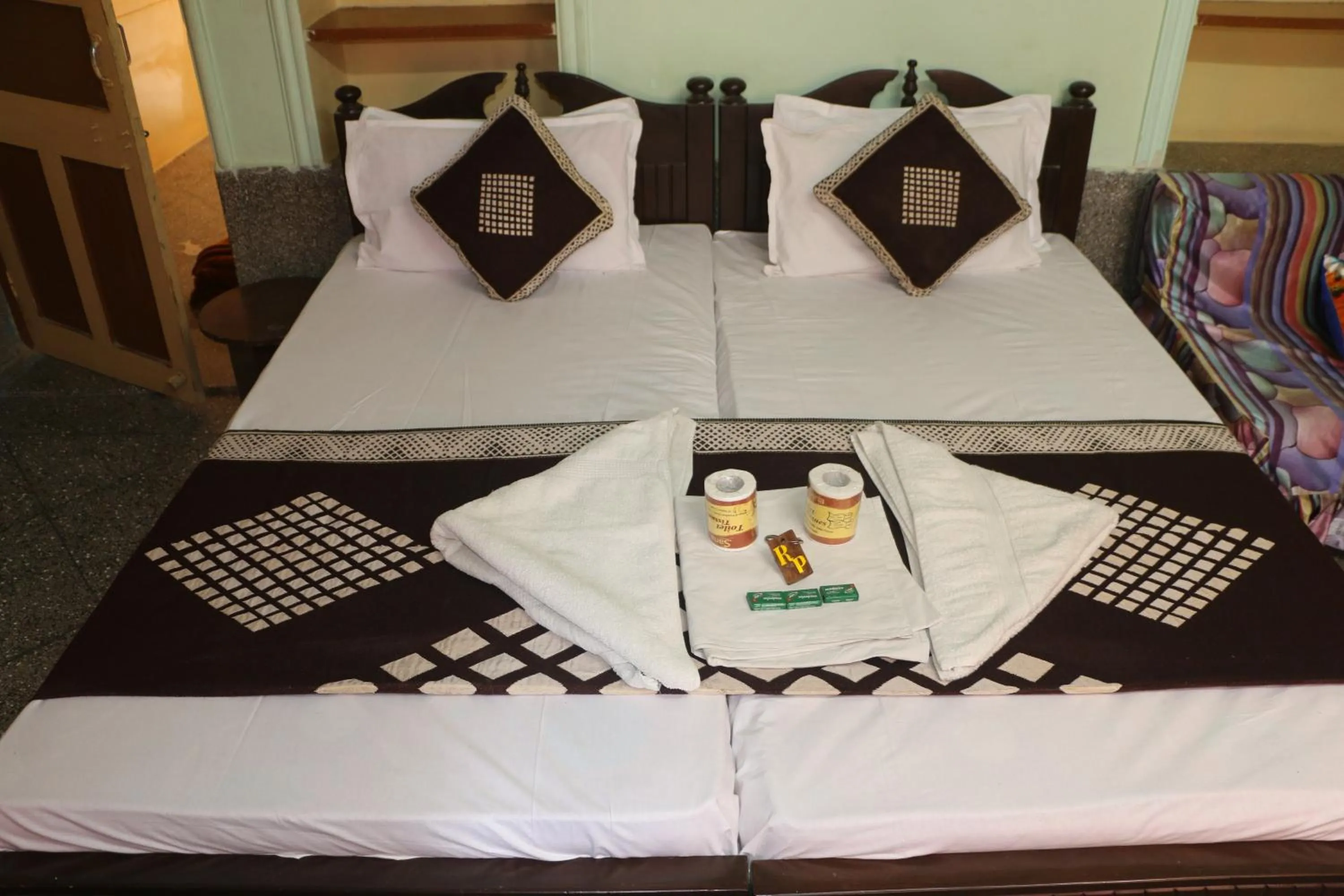 Bed in Ratan Hostel