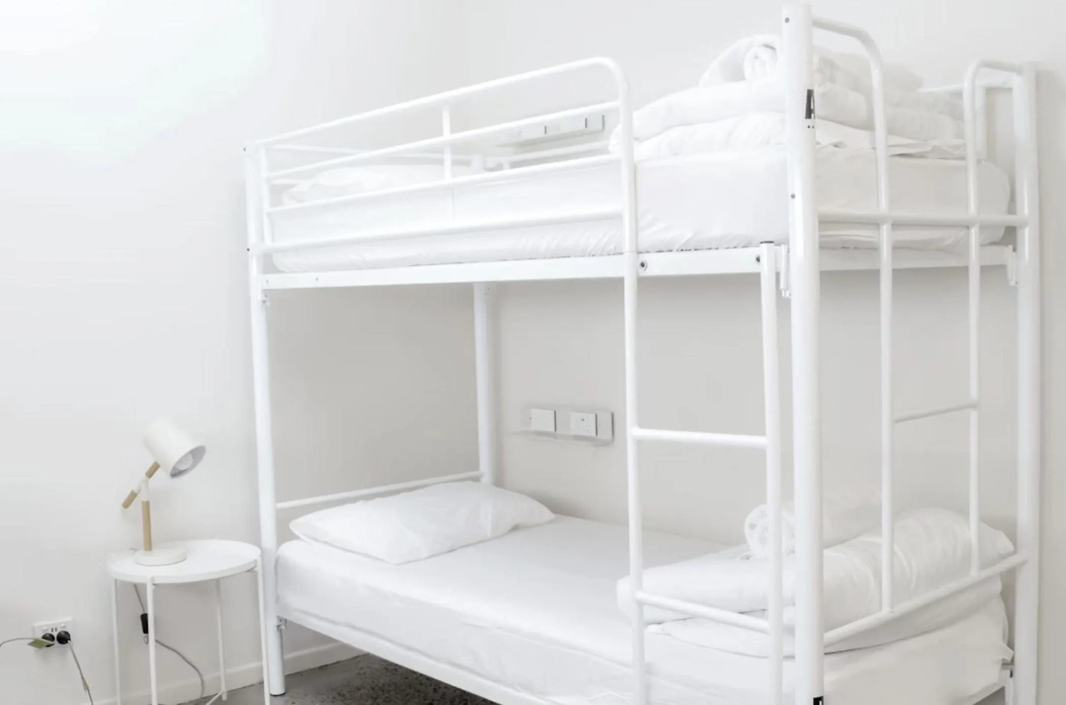 Twin Room with Shared Bathroom in Little Drifter Cairns