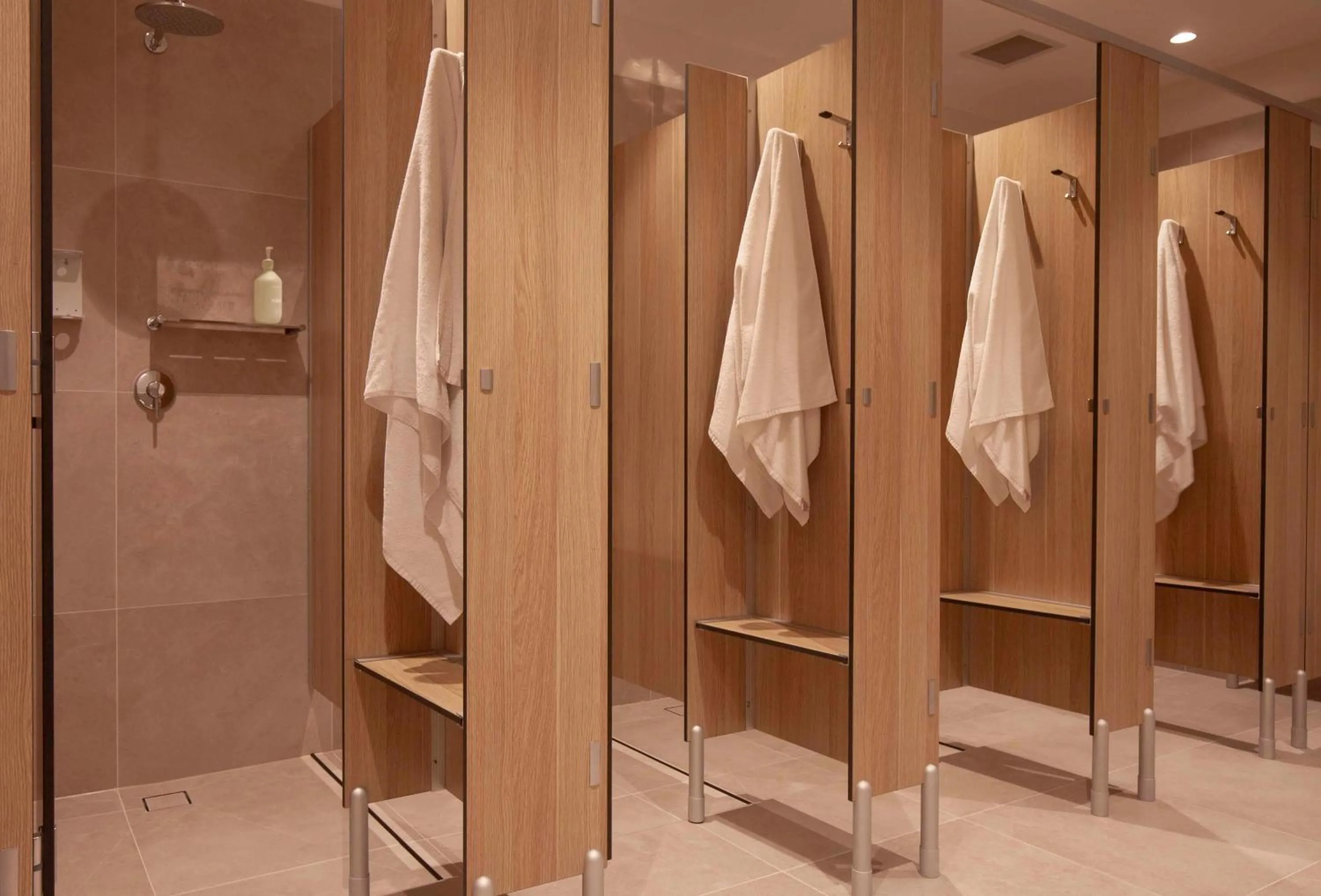 Shower in Little Drifter Cairns