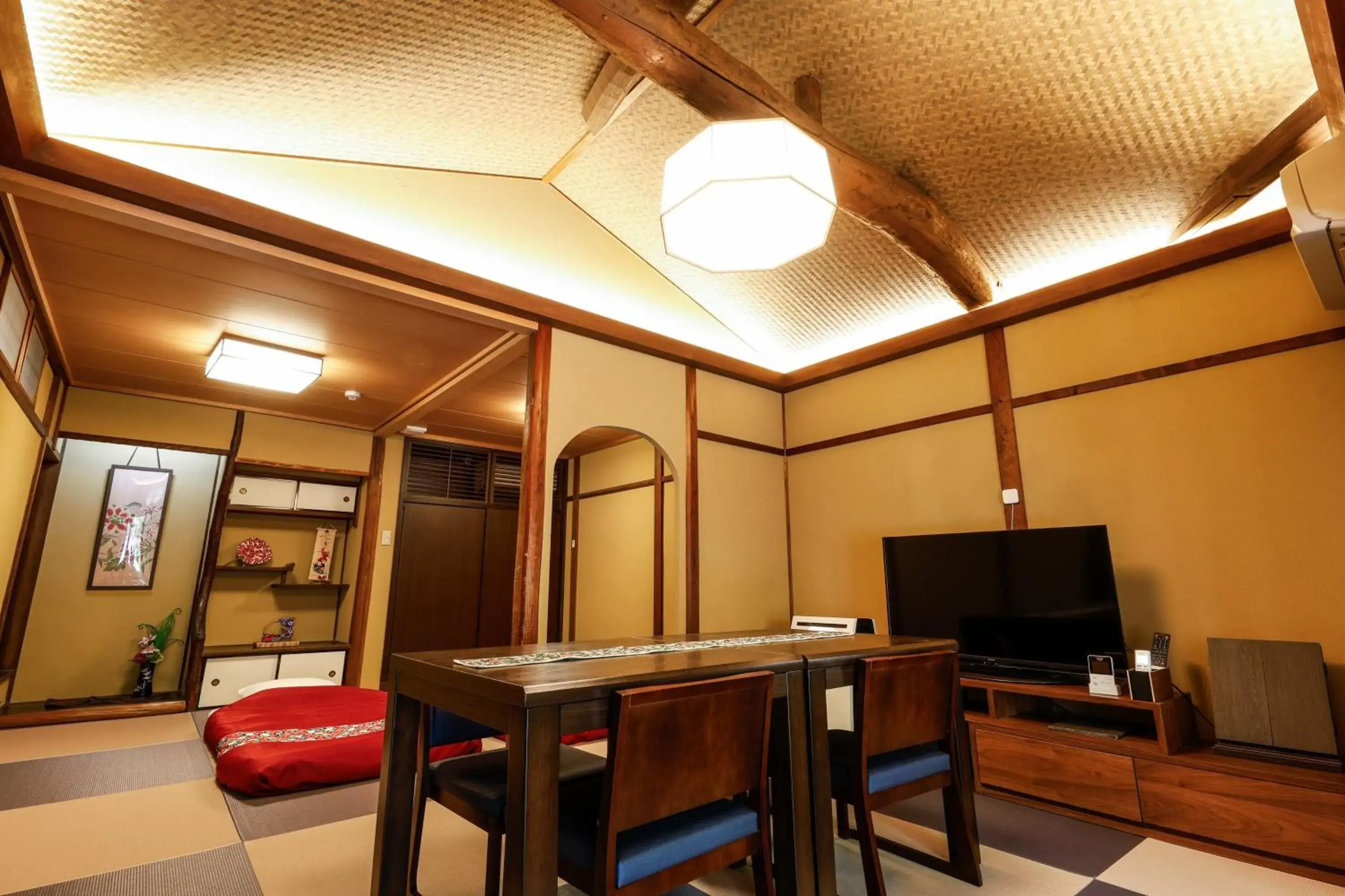 Family Room with Garden View - single occupancy in Kyomachiya Bettei Hanatei Family Room with Garden View - single occupancy in Kyomachiya Bettei Hanatei