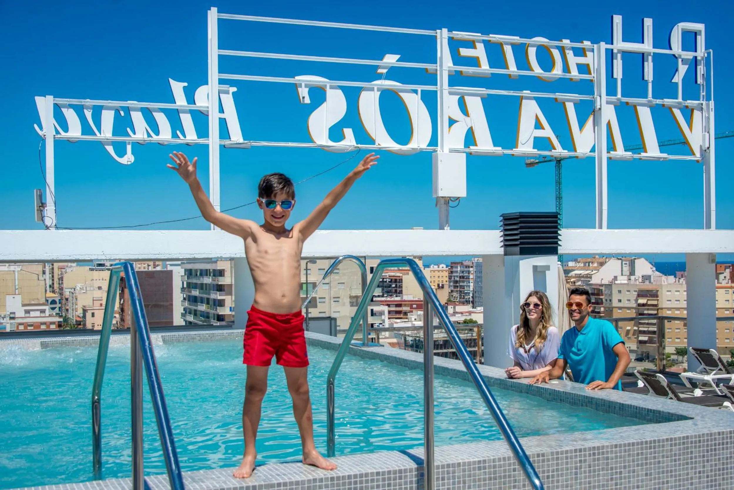 Swimming pool in Hotel RH Vinaros Playa & Spa 4* Sup