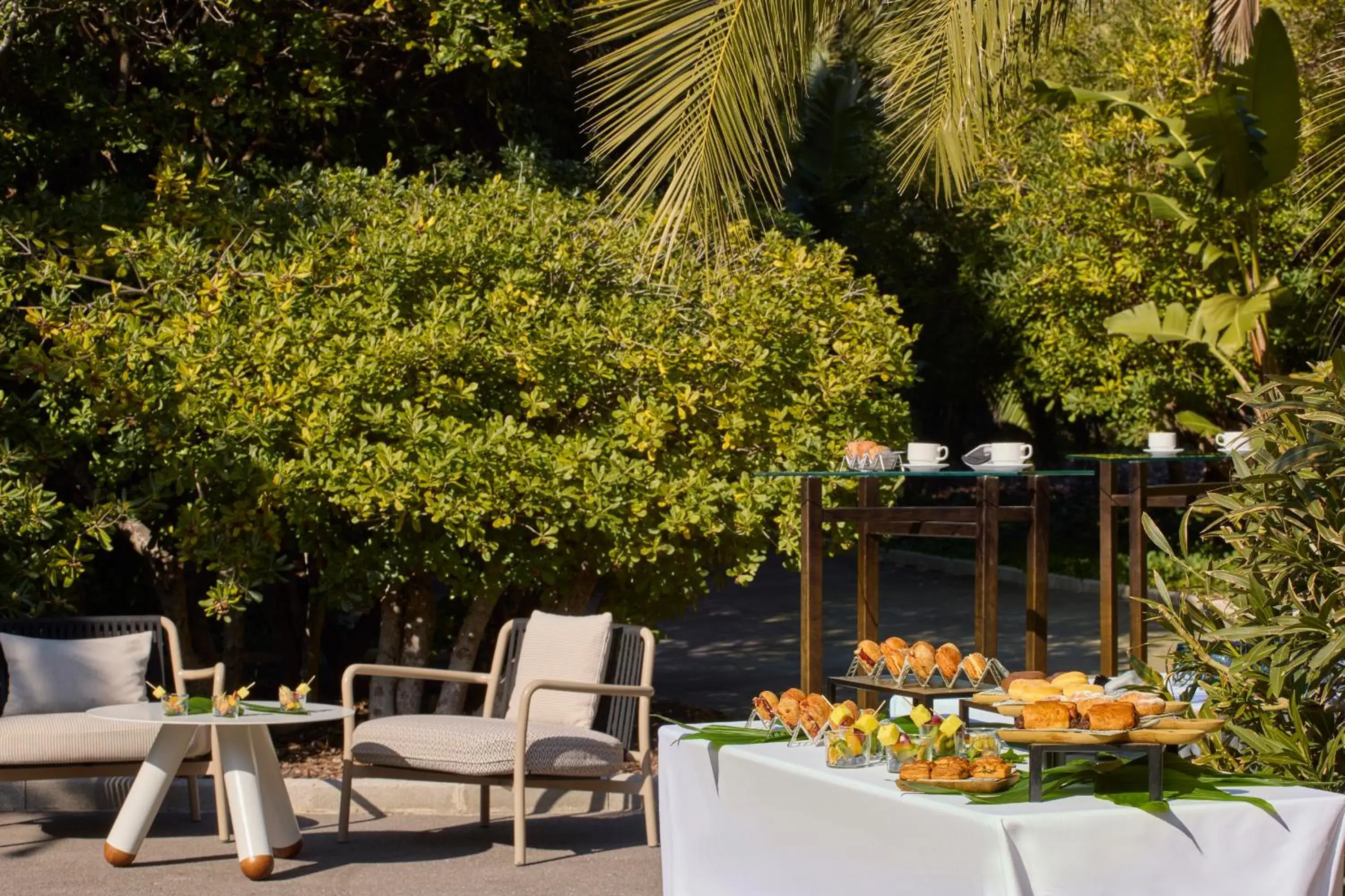 Food and drinks in ME Sitges Terramar Food and drinks in ME Sitges Terramar