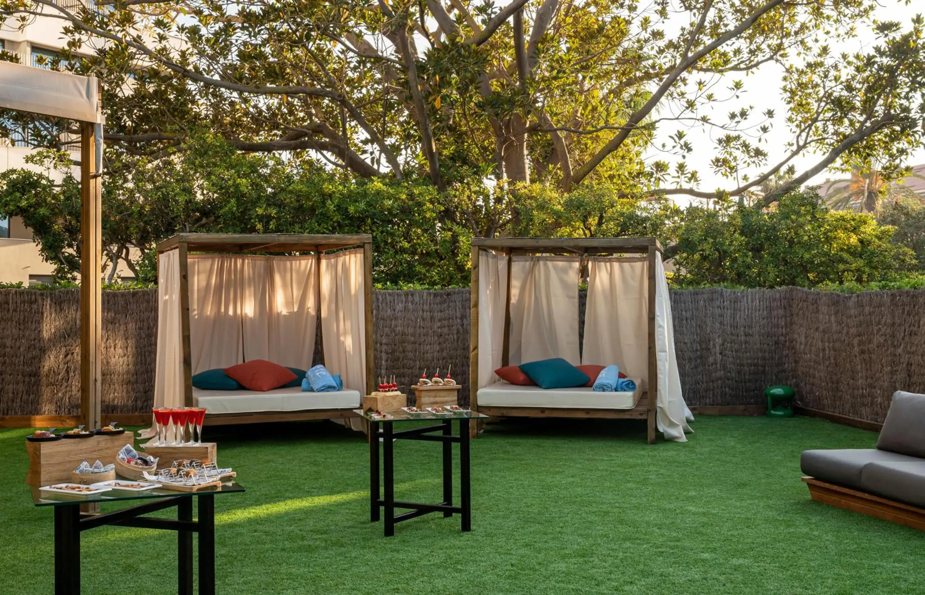 Food and drinks in ME Sitges Terramar Food and drinks in ME Sitges Terramar