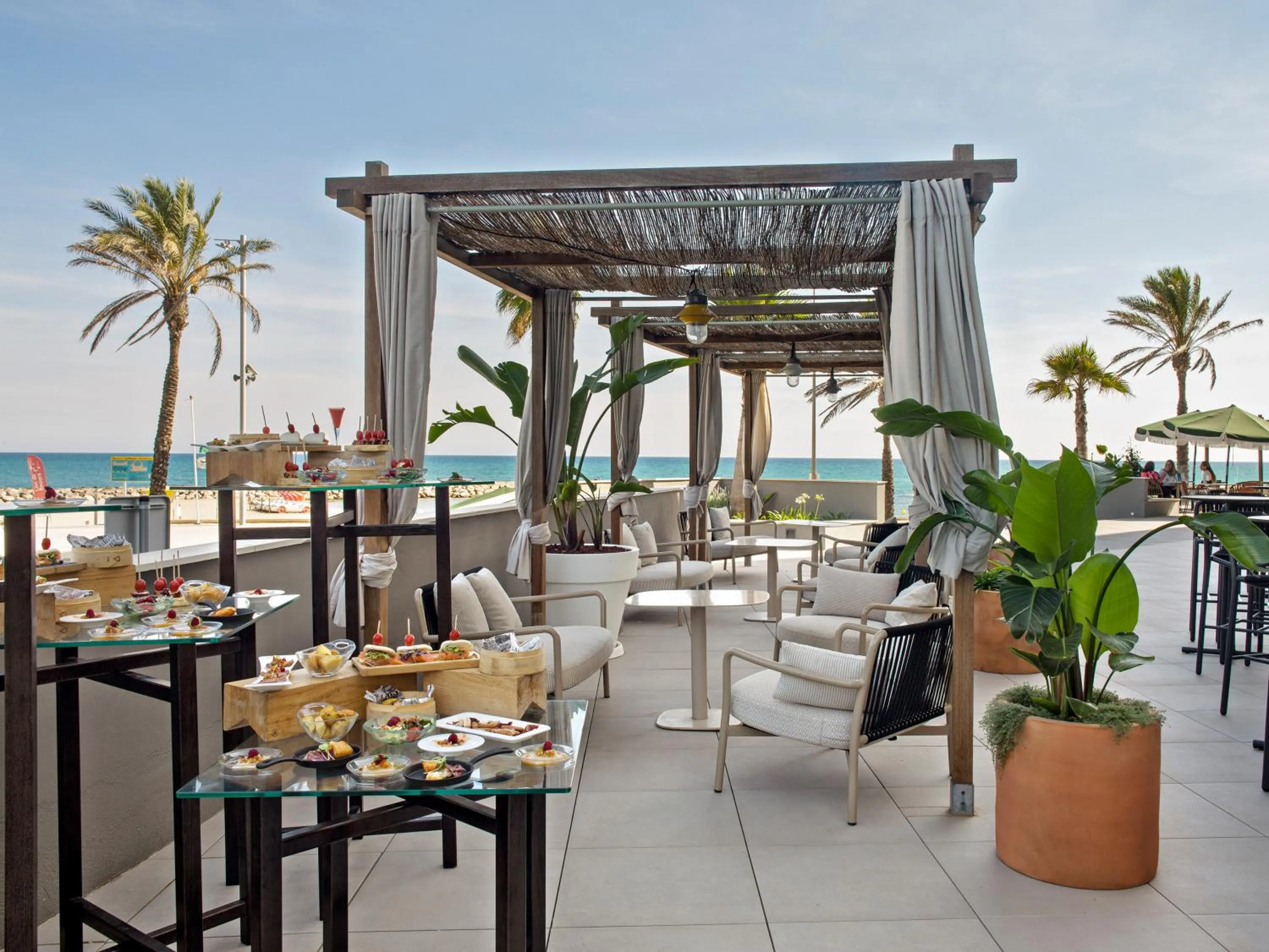 Food and drinks in ME Sitges Terramar