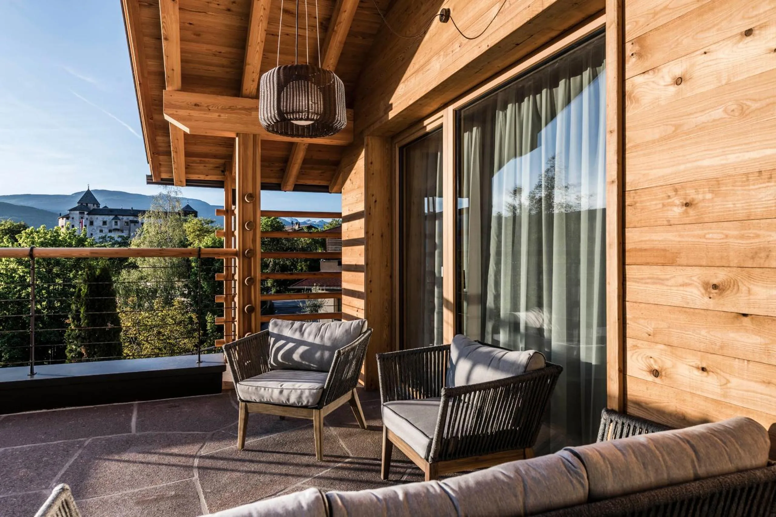 Day in Presulis Hideaway Apartments & Restaurant