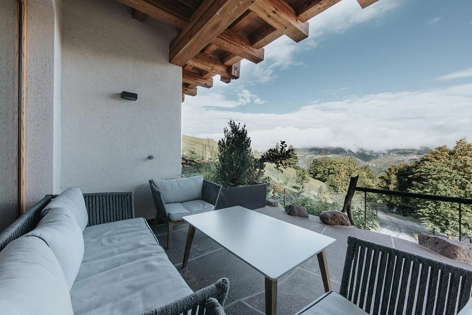 Balcony/Terrace in Presulis Hideaway Apartments & Restaurant