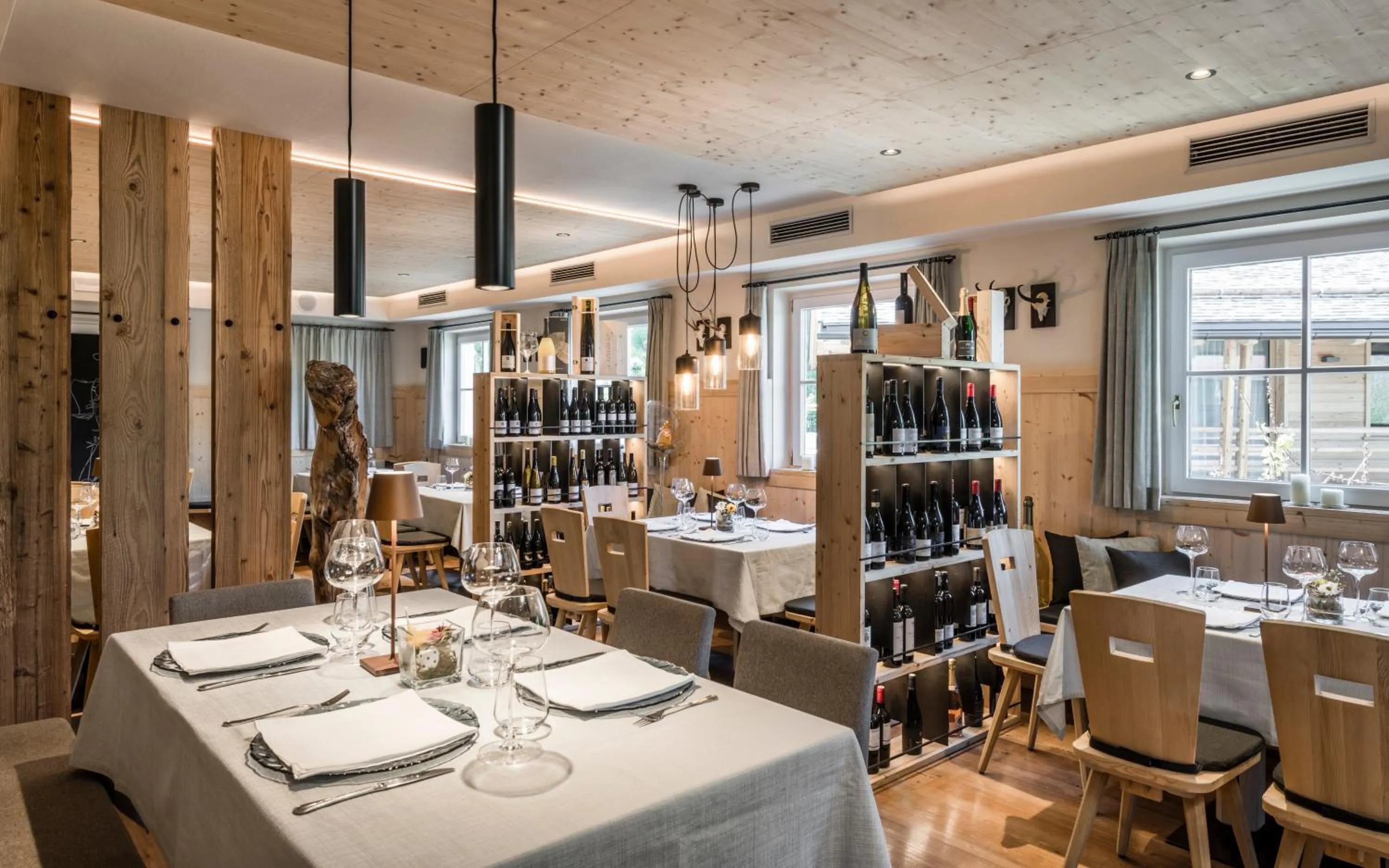 Restaurant/places to eat in Presulis Hideaway Apartments & Restaurant