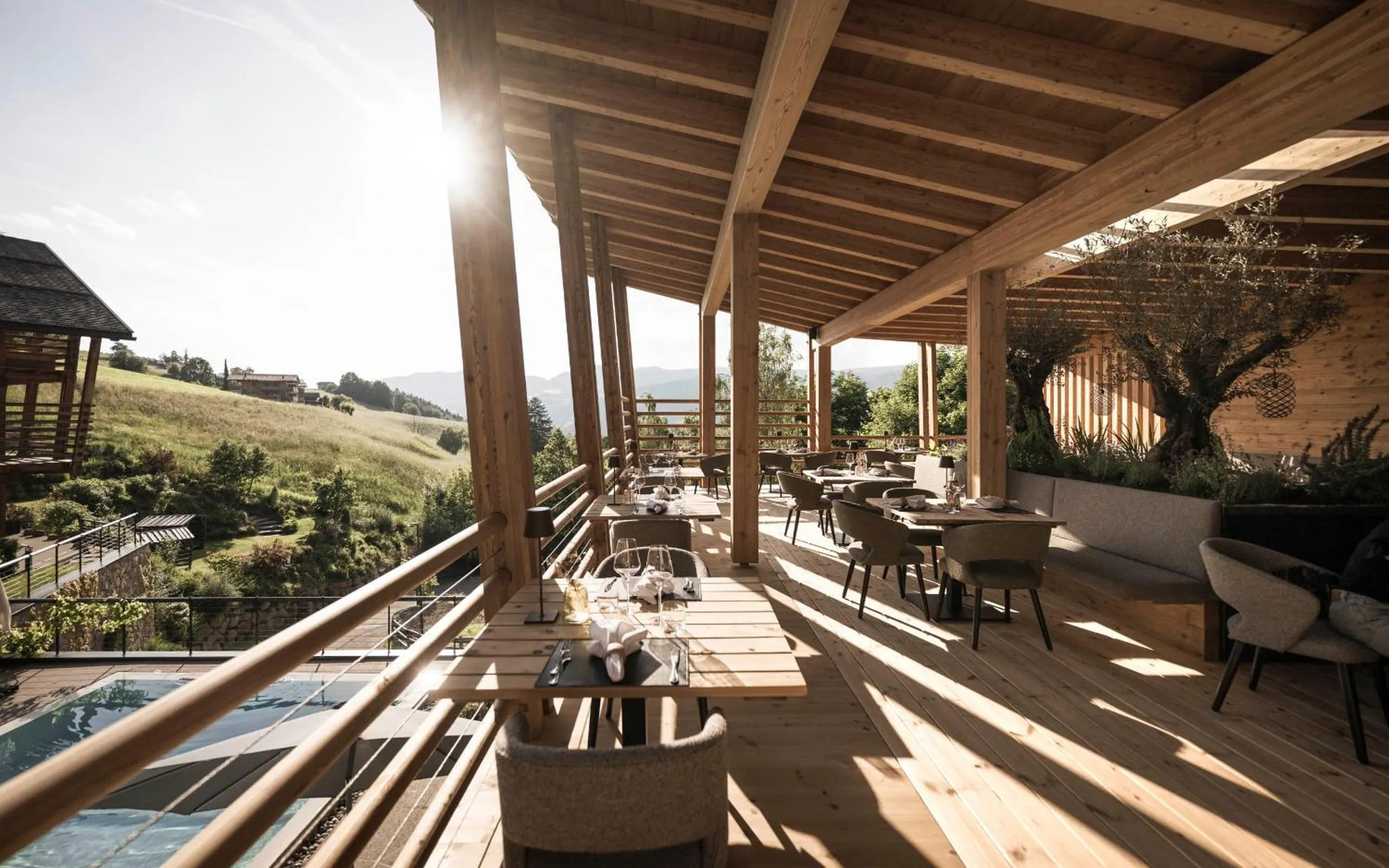 Restaurant/places to eat in Presulis Hideaway Apartments & Restaurant