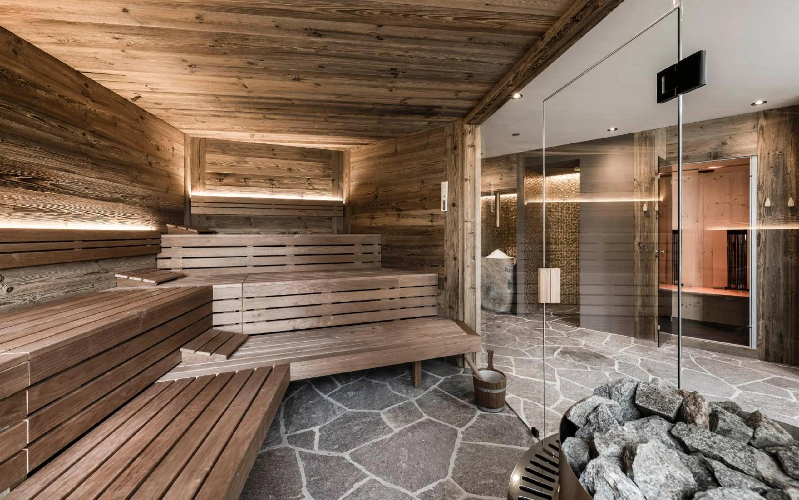 Massage in Presulis Hideaway Apartments & Restaurant