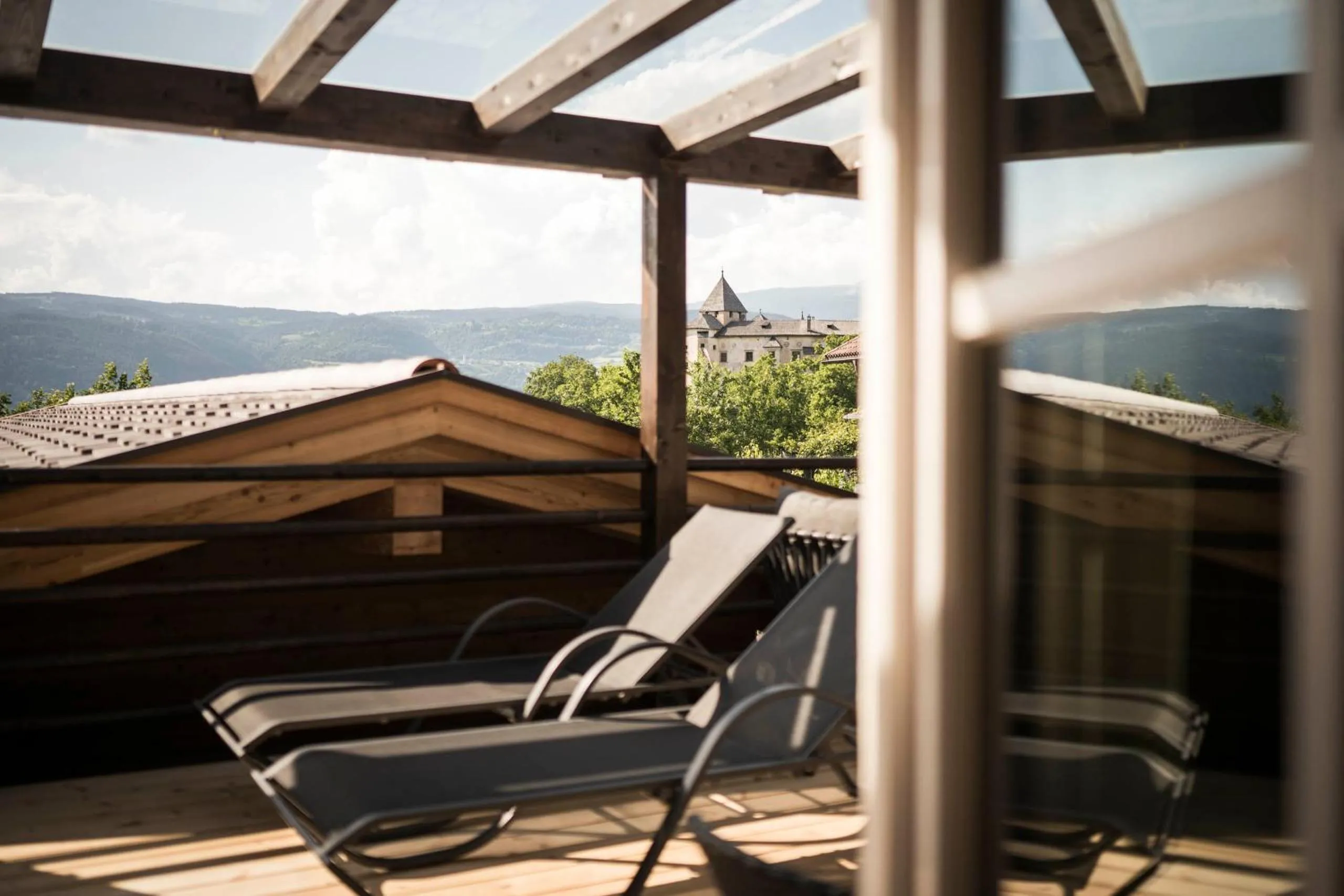 Day in Presulis Hideaway Apartments & Restaurant