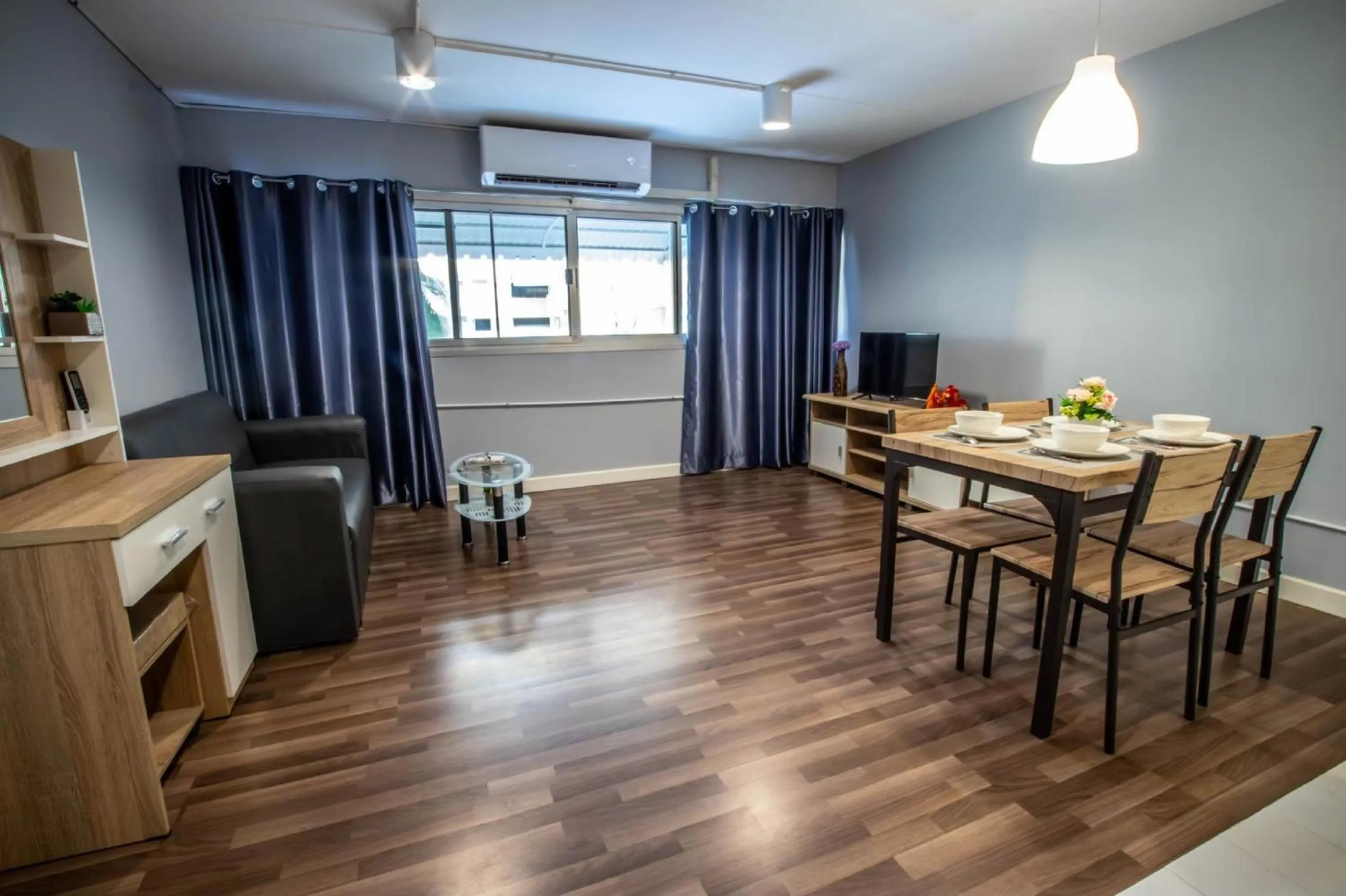 Photo of the whole room in Bangkok Impact Popular Comdominium