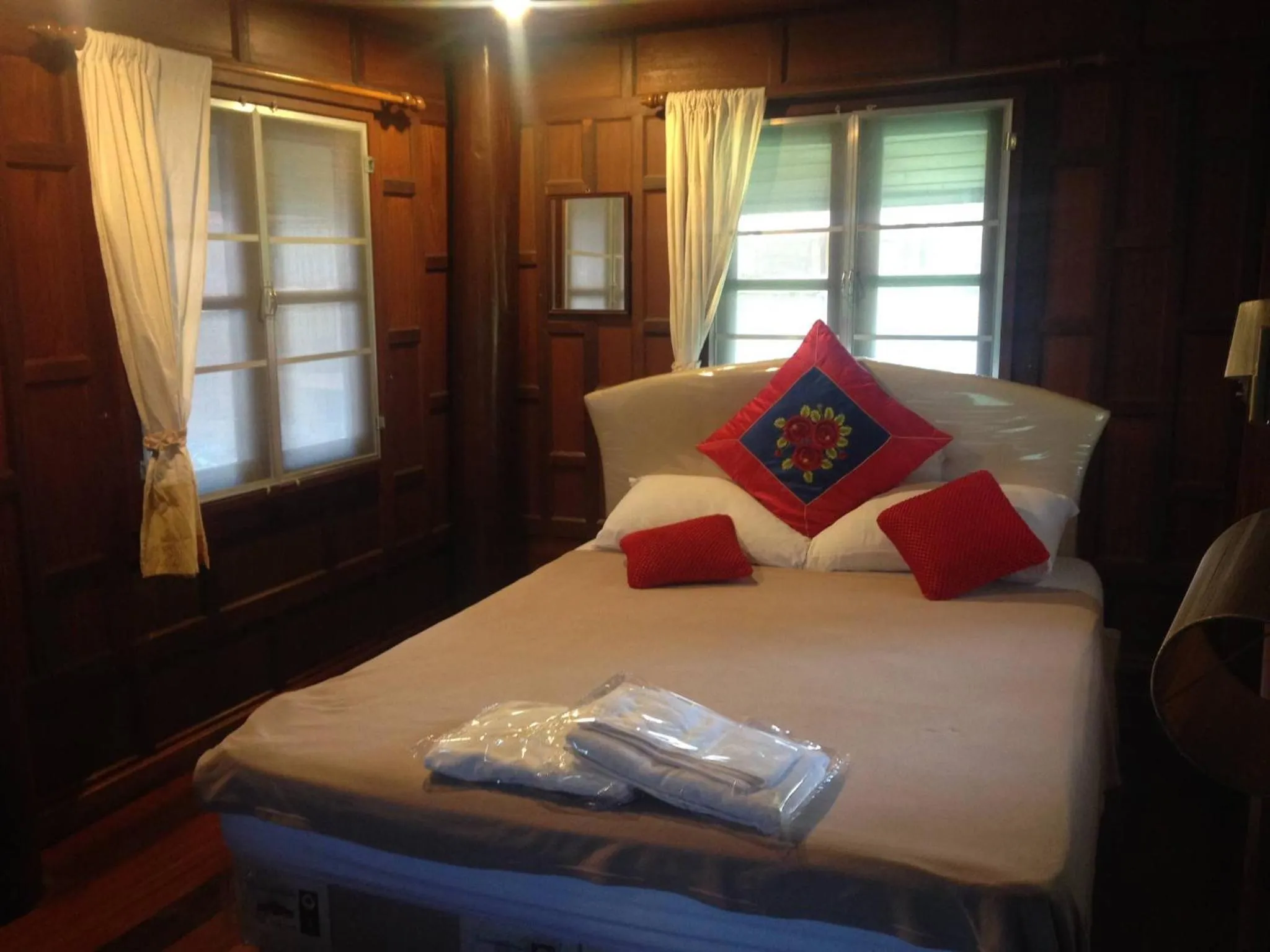 Property building, Bed in Ruenthai Ampawa