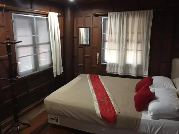 Bed in Ruenthai Ampawa