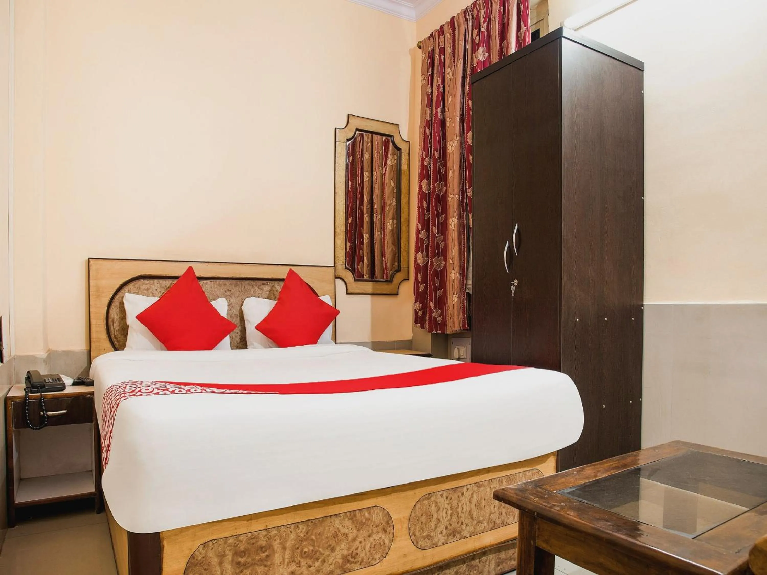 Bedroom, Bed in Hotel O Embassy Exhibition Rd