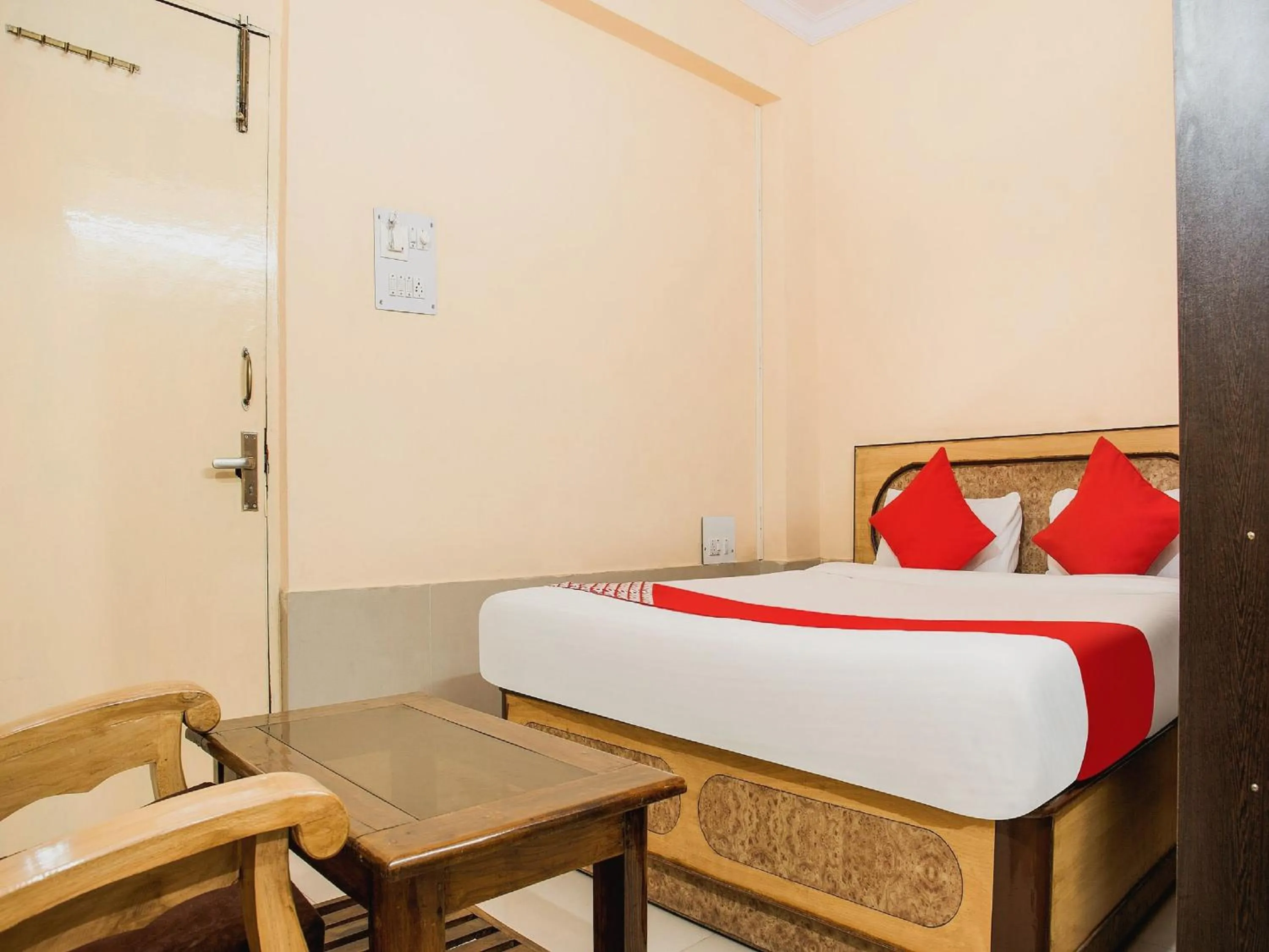 Bedroom, Bed in Hotel O Embassy Exhibition Rd