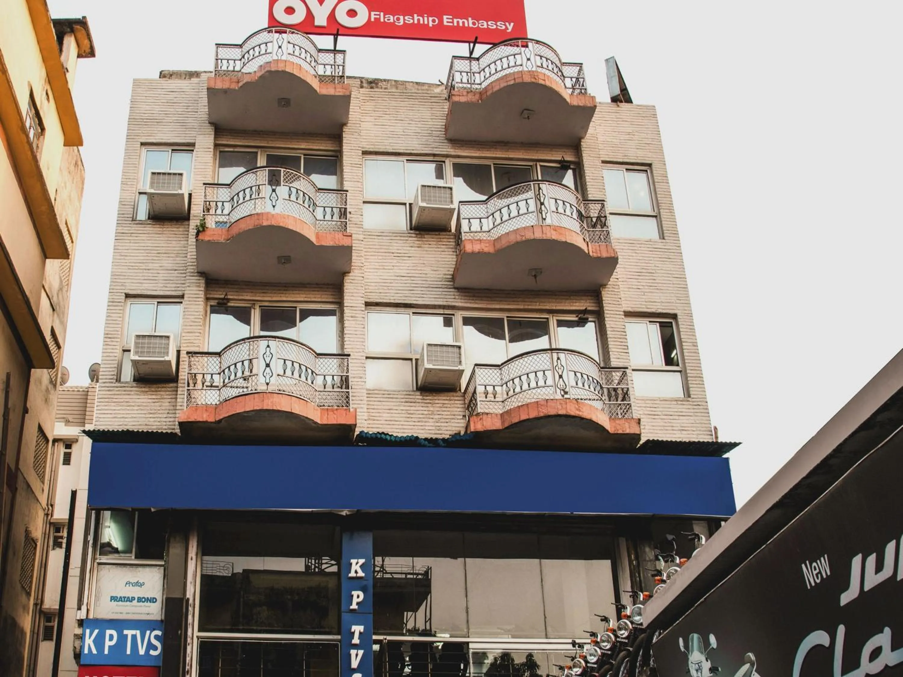 Facade/entrance in Hotel O Embassy Exhibition Rd