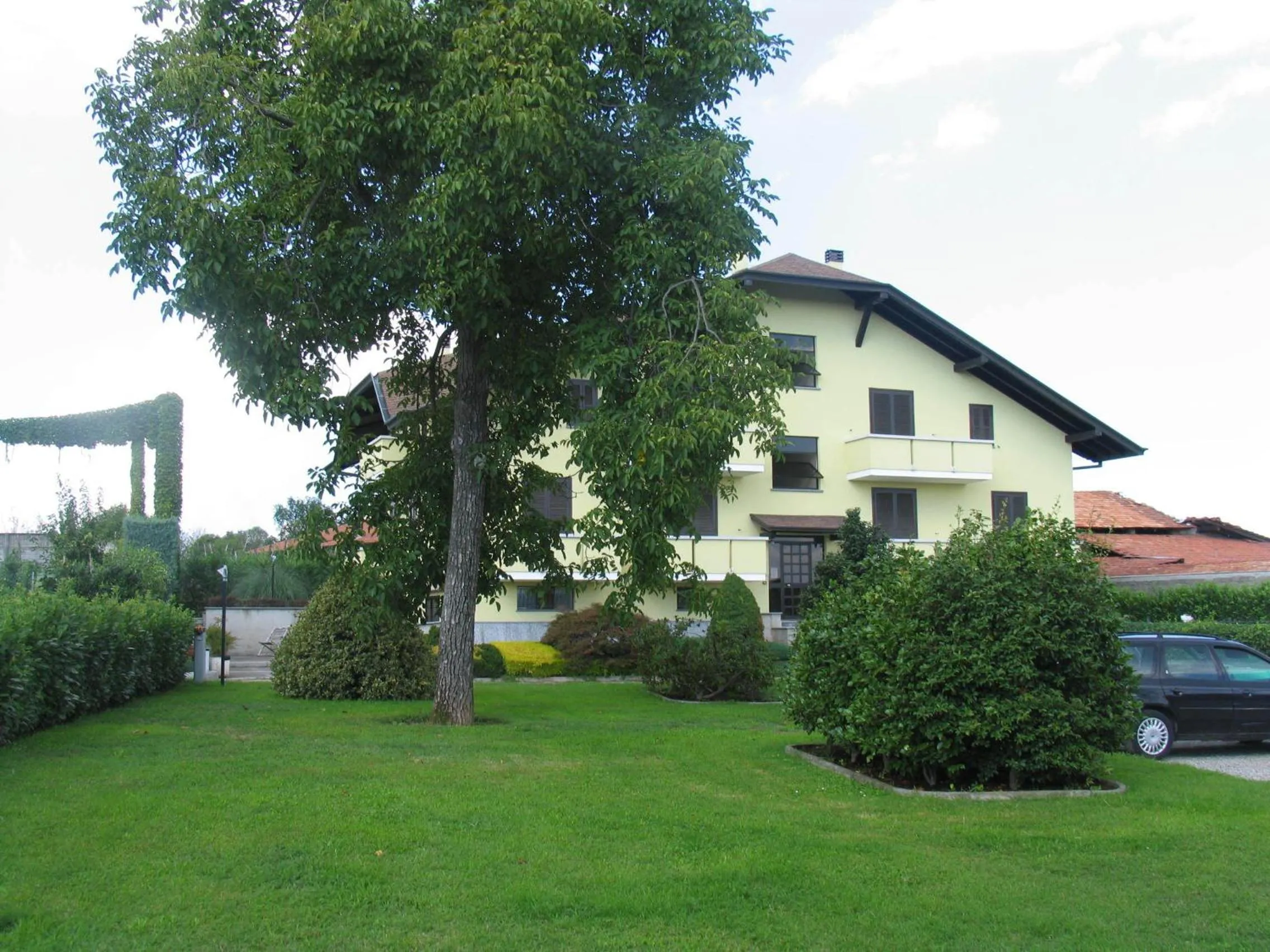Facade/entrance in Albergo Residence Isotta