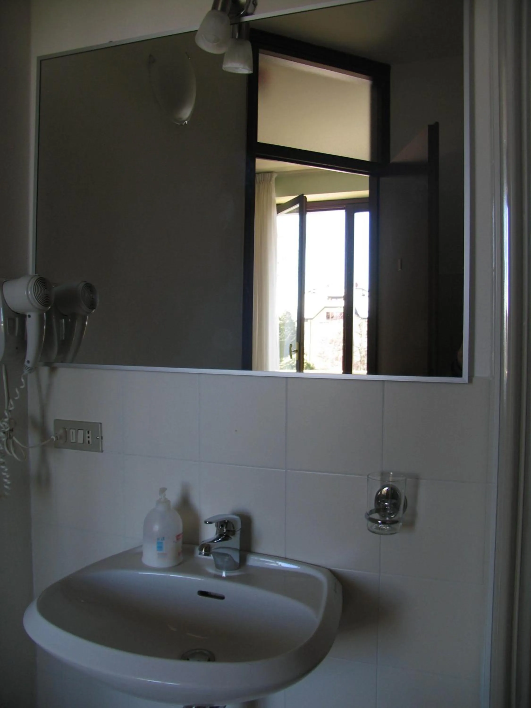 Bathroom in Albergo Residence Isotta