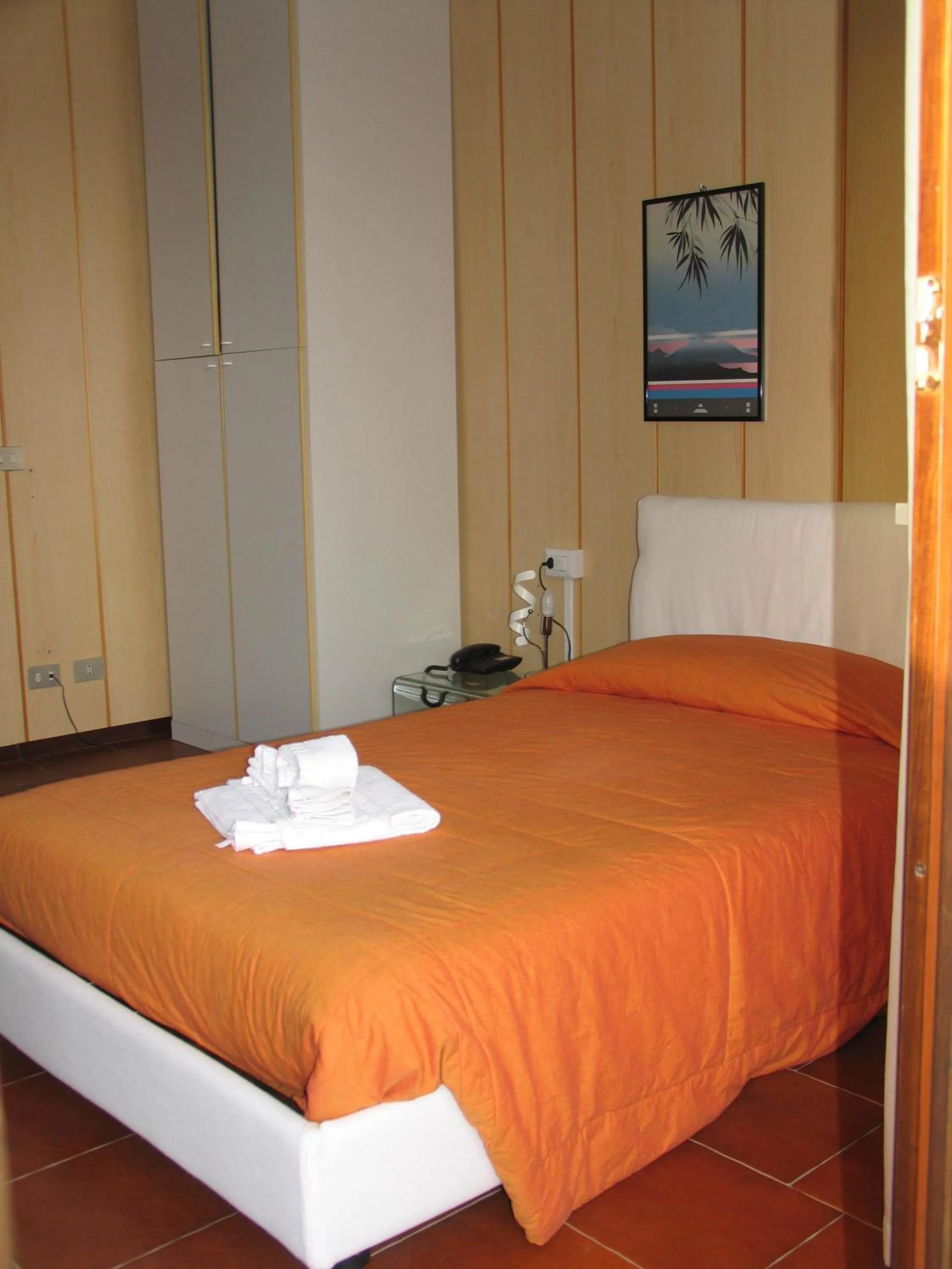 Bedroom, Bed in Albergo Residence Isotta