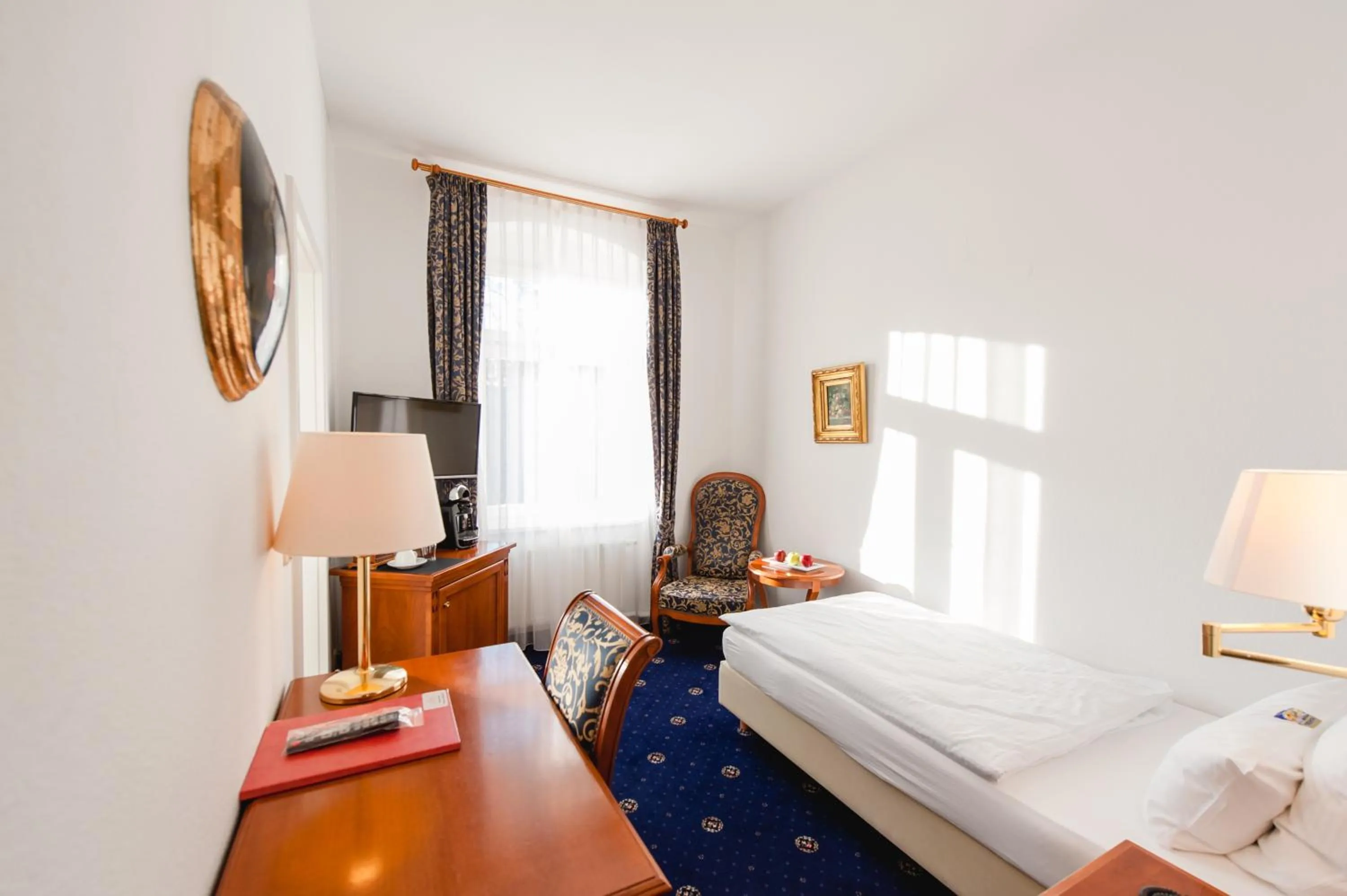 Photo of the whole room, Bed in Historische Spitzgrundmühle