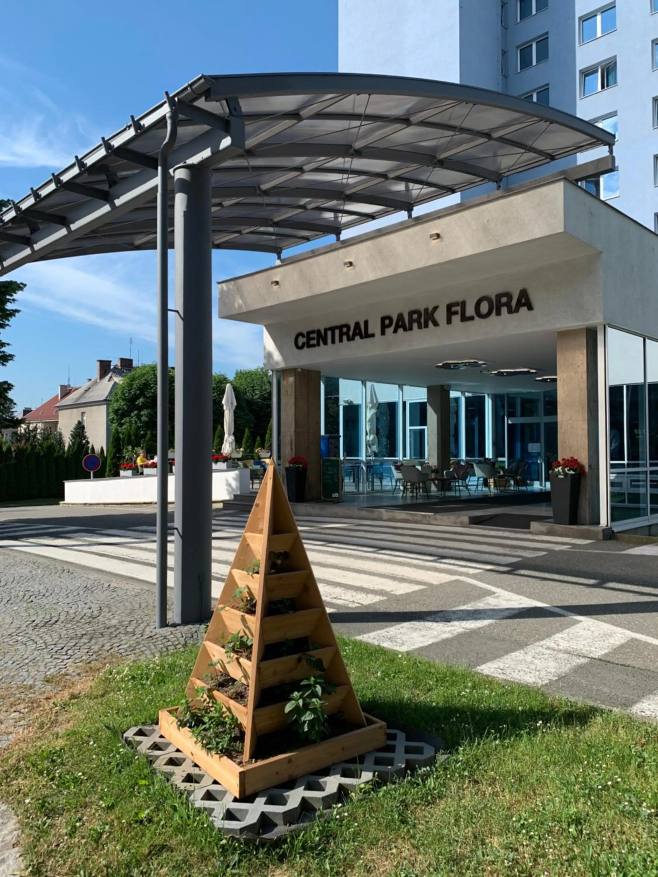 Property building in CENTRAL PARK FLORA