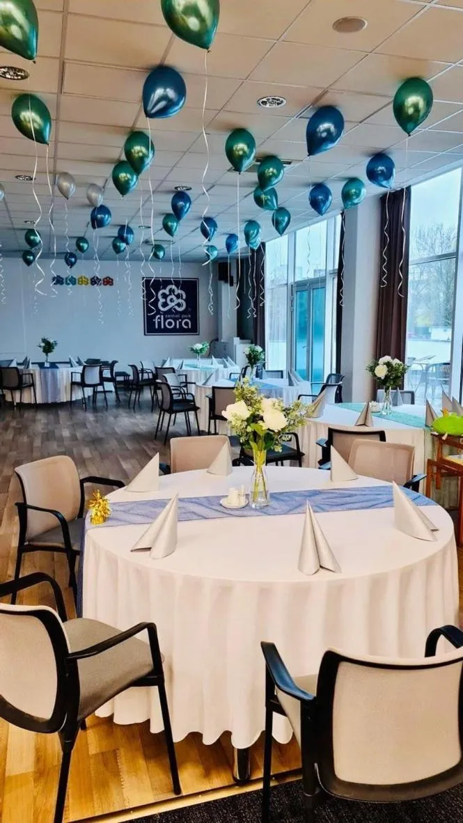 Evening entertainment in CENTRAL PARK FLORA