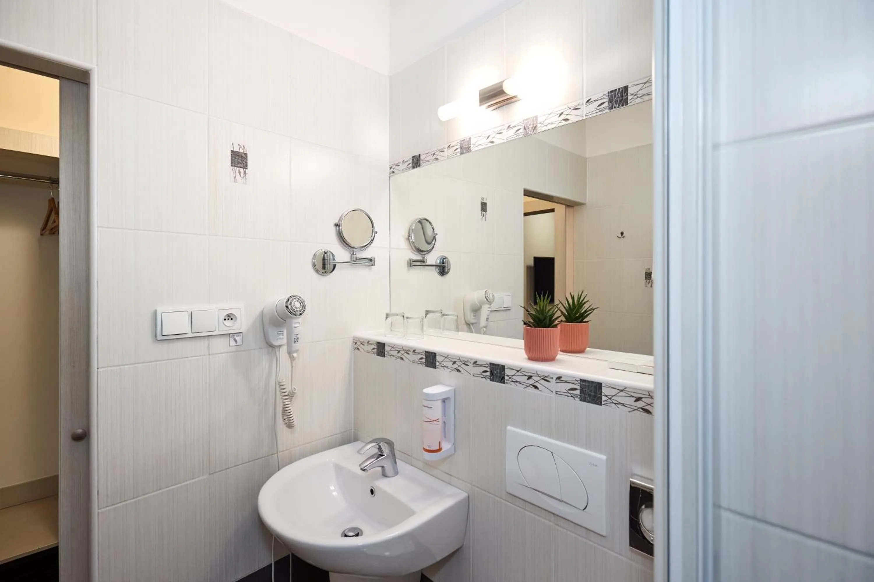 Toilet in CENTRAL PARK FLORA